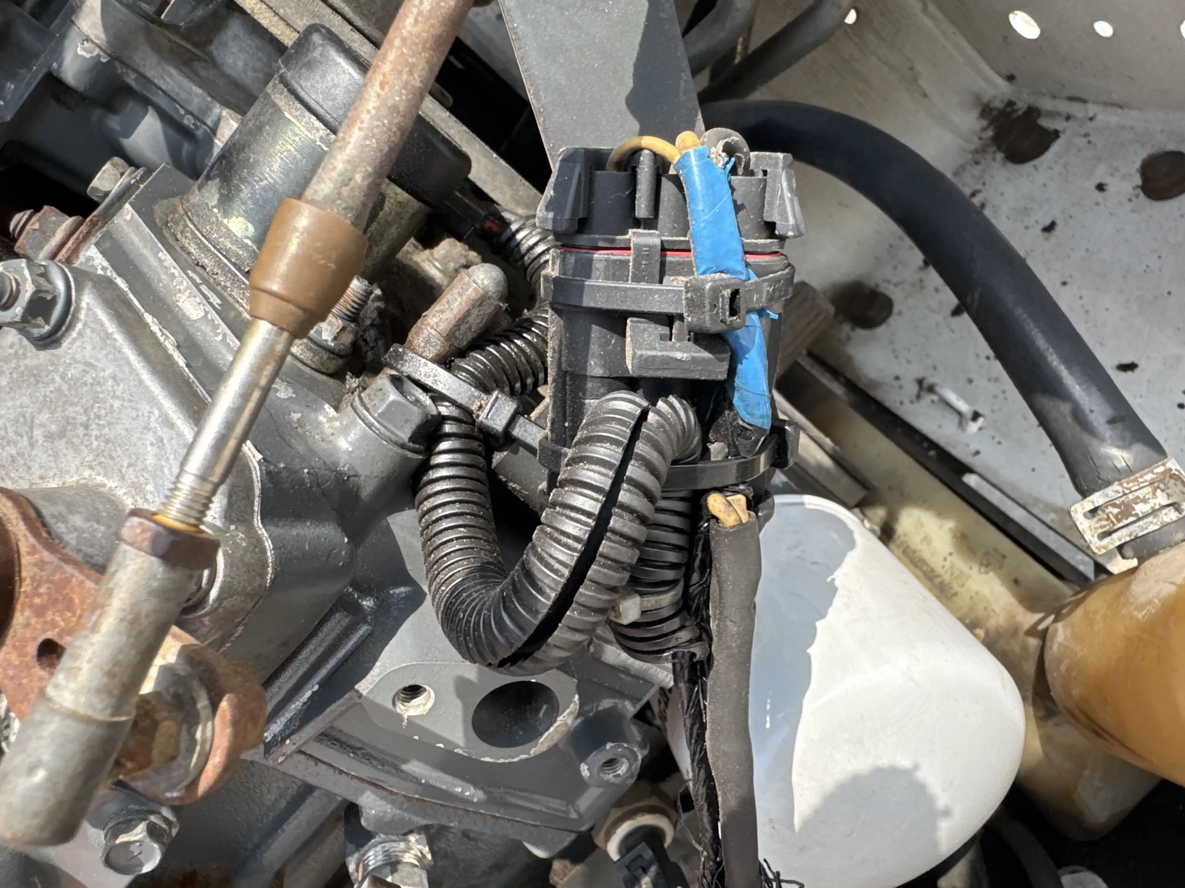 SSL-010-Bobcat-S450-skid-steer-loader-inspection-electronics-main-harness