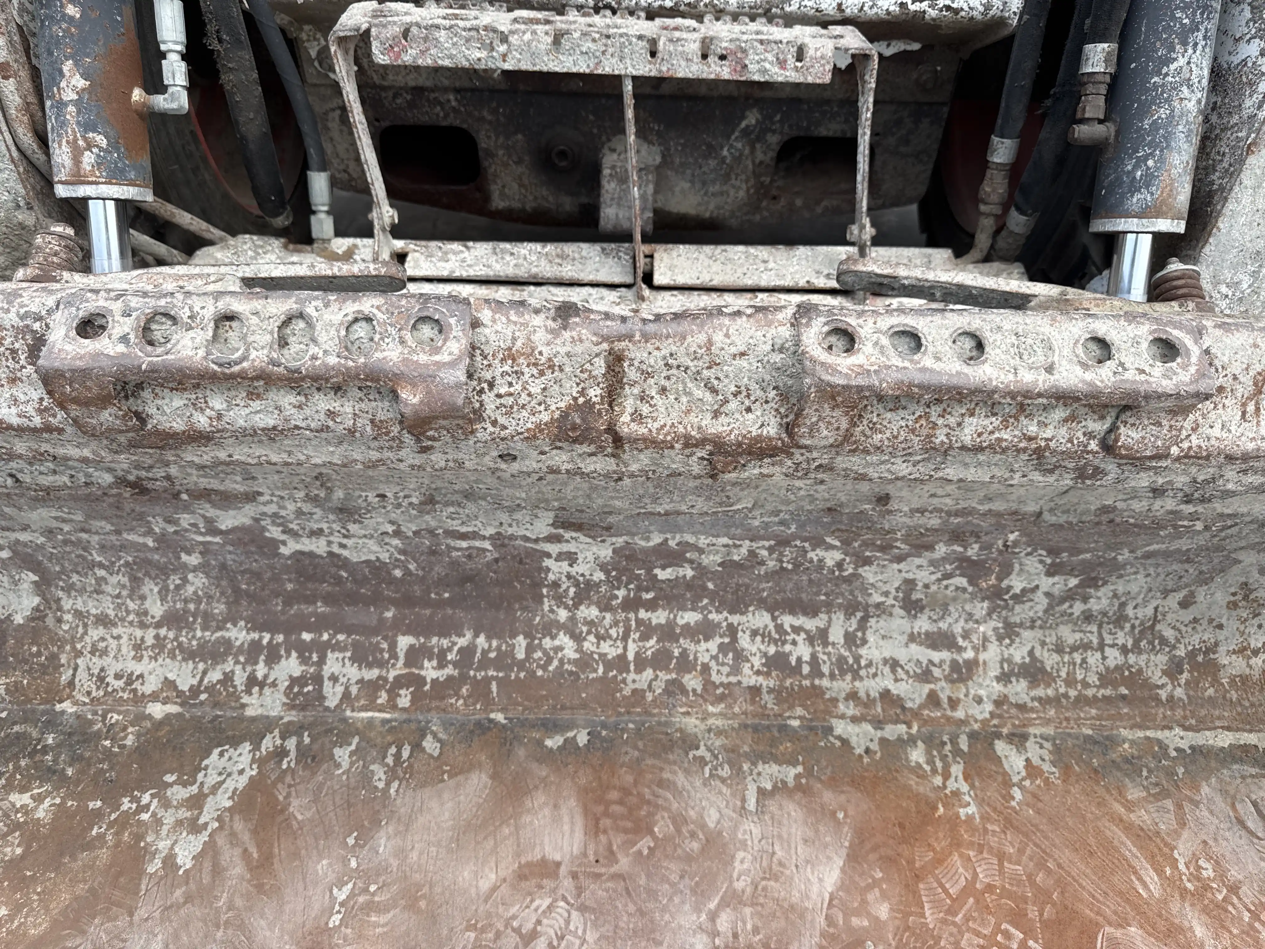 SSL-010-Bobcat-S450-skid-steer-loader-inspection-structure-steps-ladders