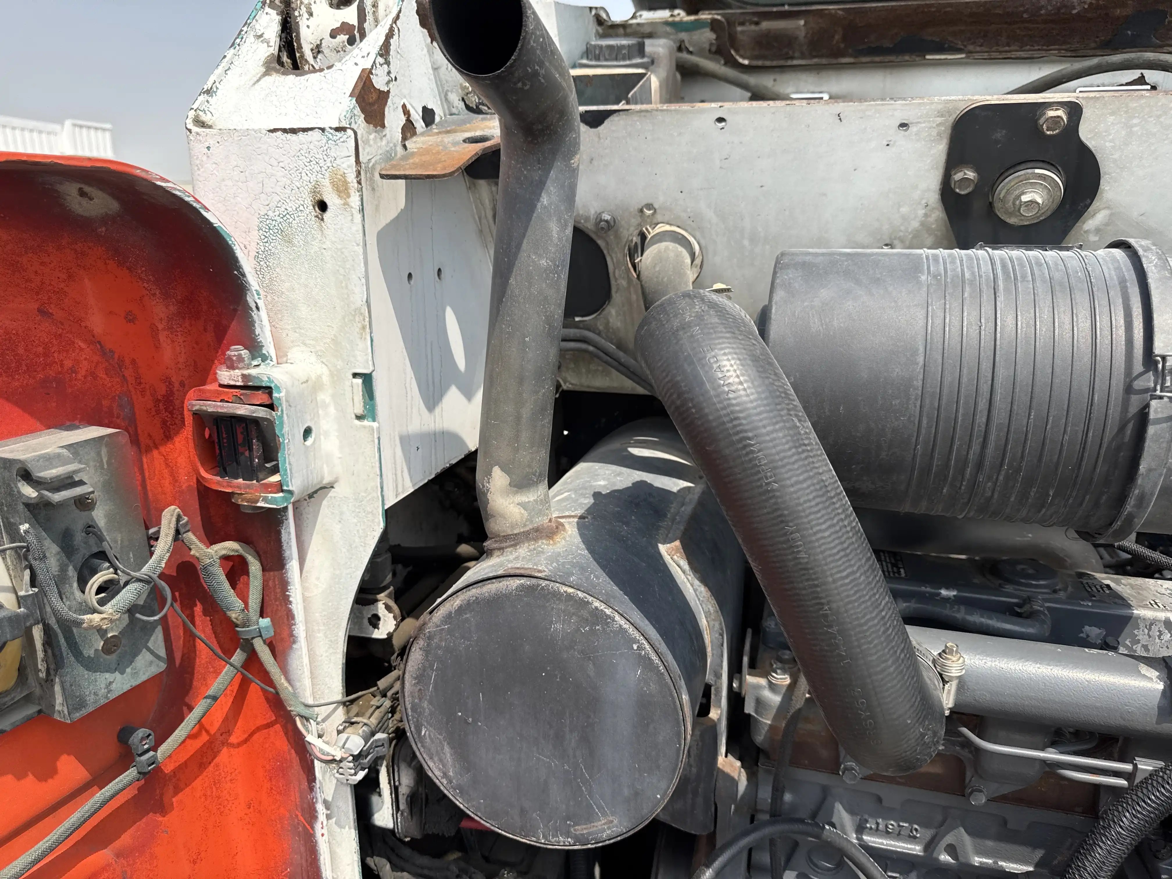 SSL-010-Bobcat-S450-skid-steer-loader-inspection-engine-exhaust-system