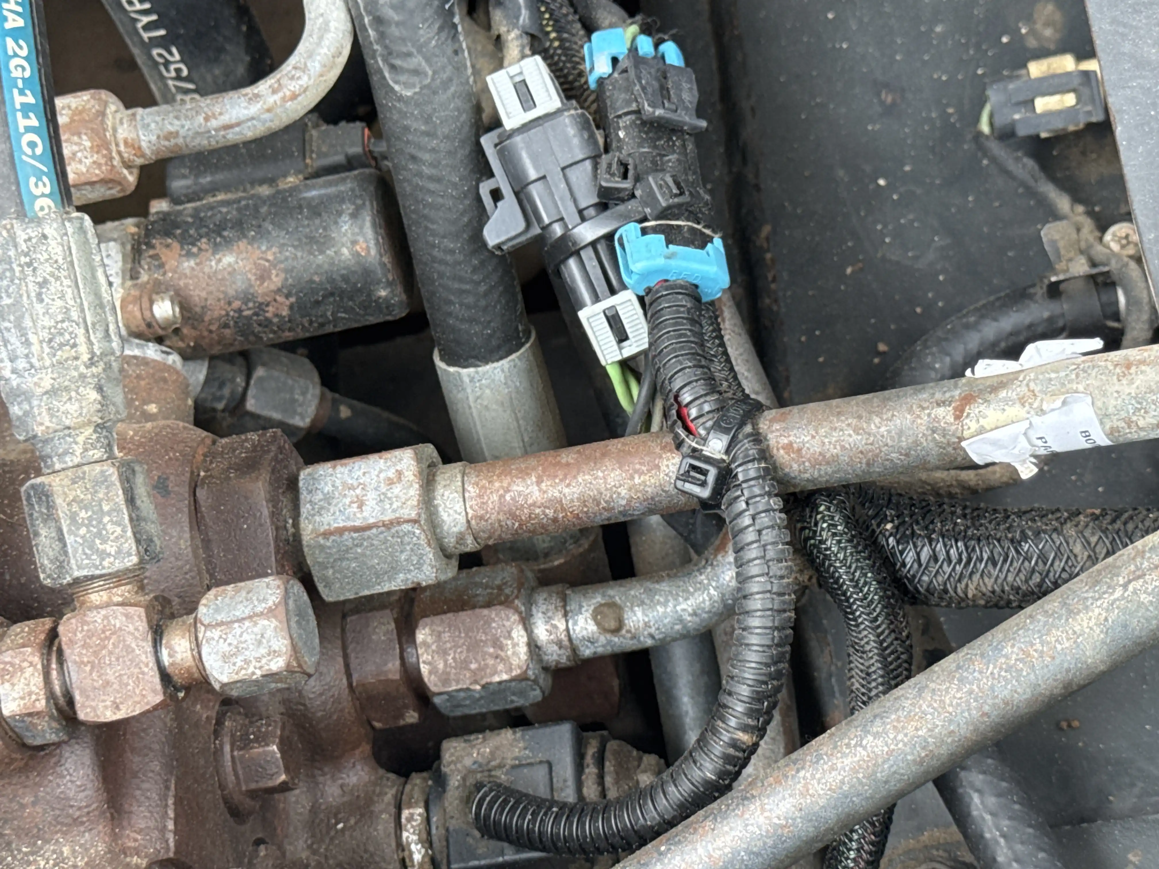 SSL-010-Bobcat-S450-skid-steer-loader-inspection-hydraulics-wiring-harness