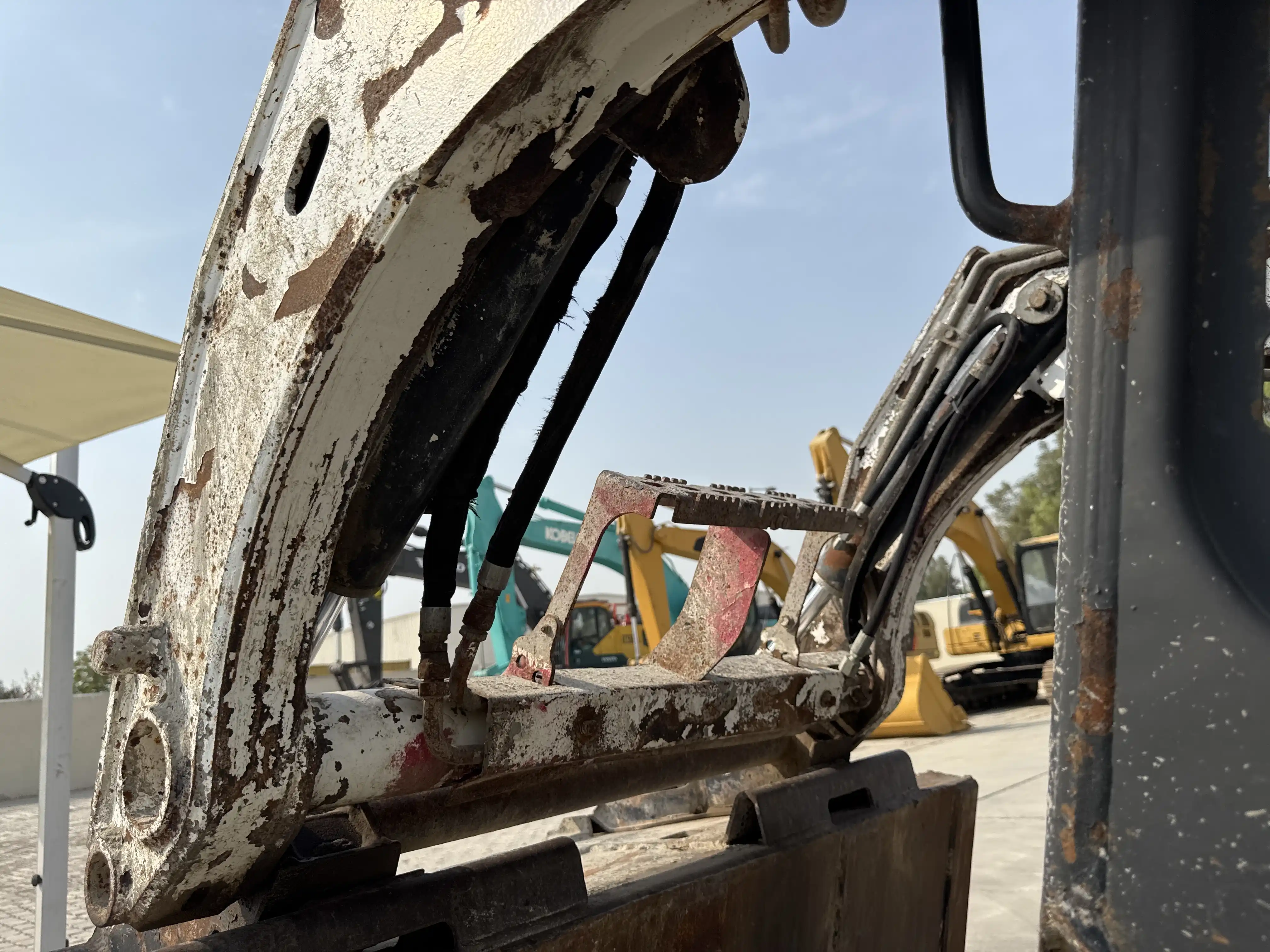 SSL-010-Bobcat-S450-skid-steer-loader-inspection-hydraulics-lift-arm