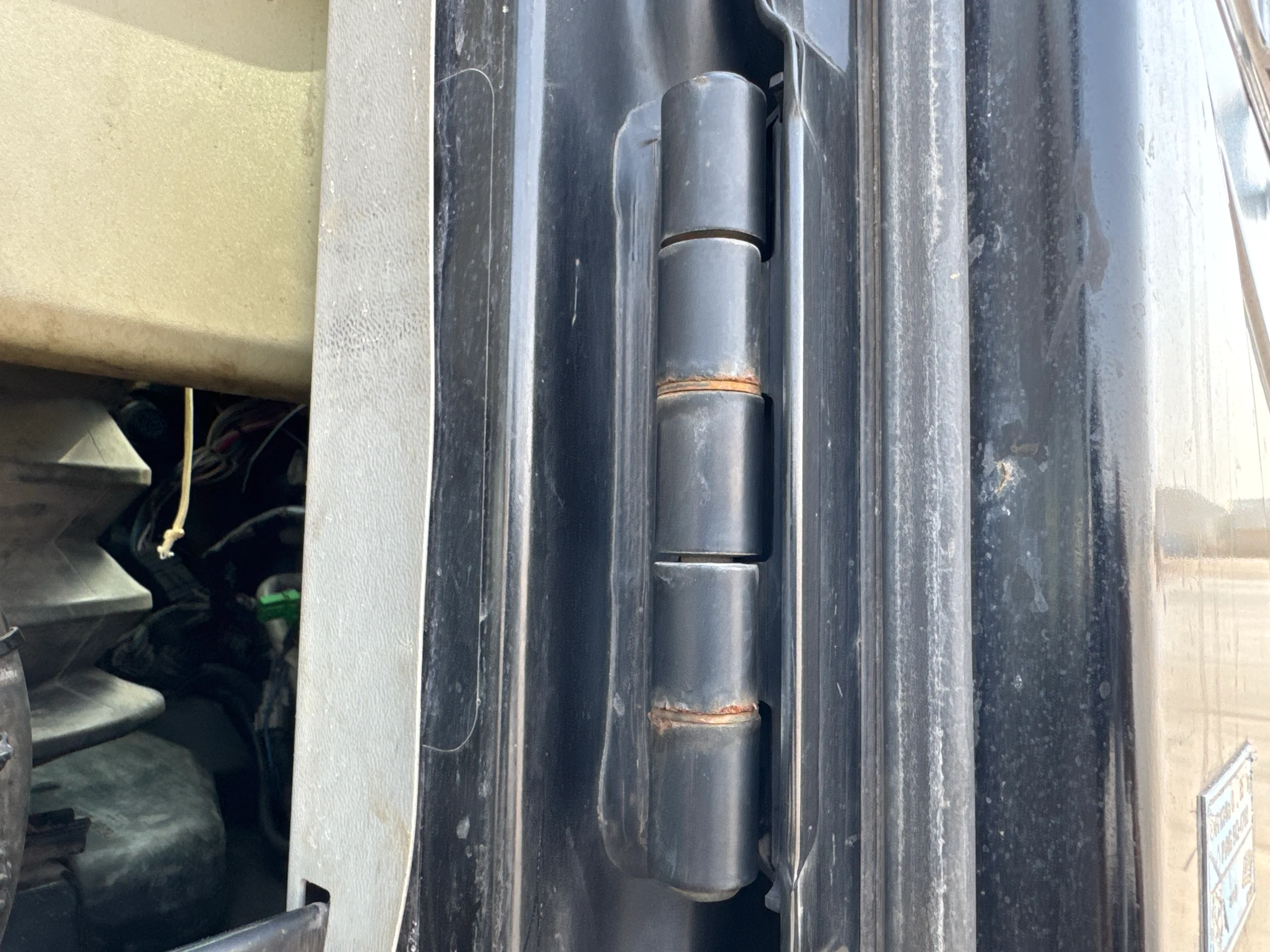 LEX-004-Cat-349D2L-large-excavator-inspection-structure-doors