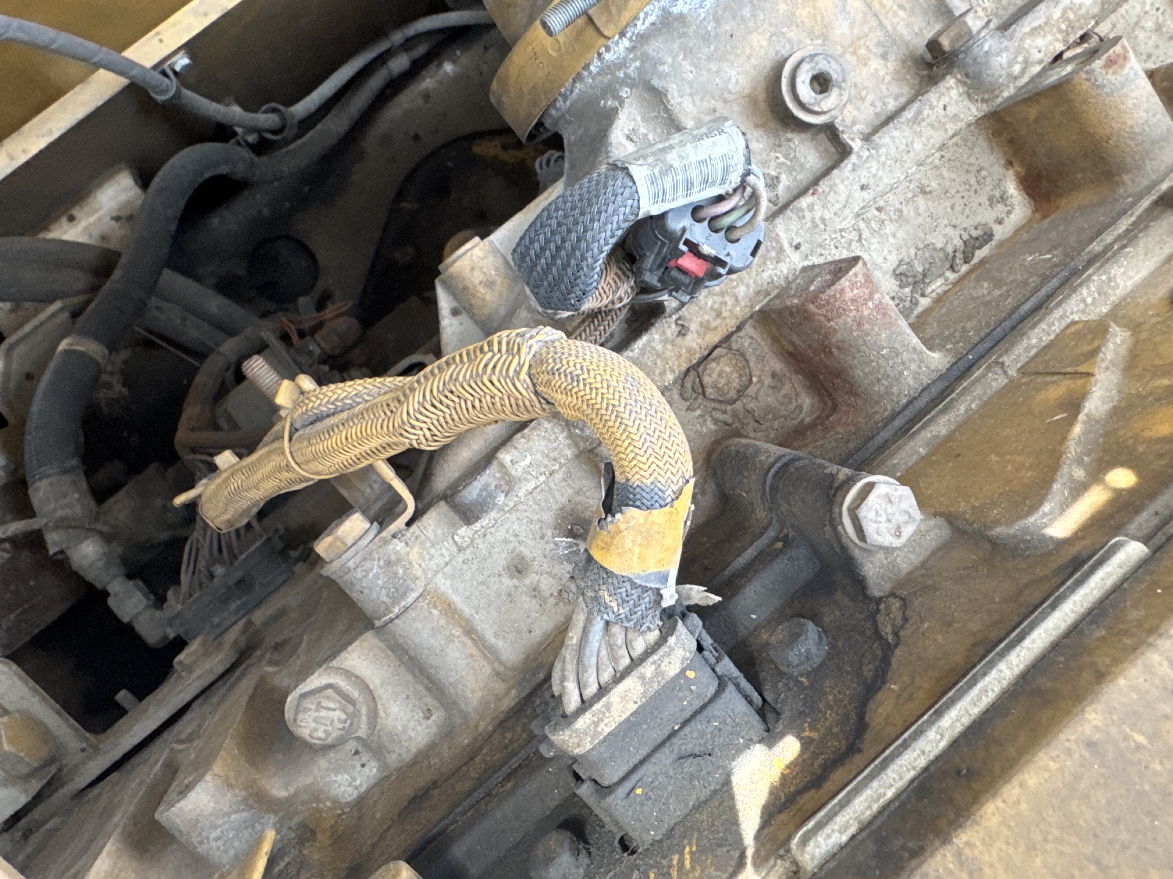 LEX-004-Cat-349D2L-large-excavator-inspection-electronics-main-harness