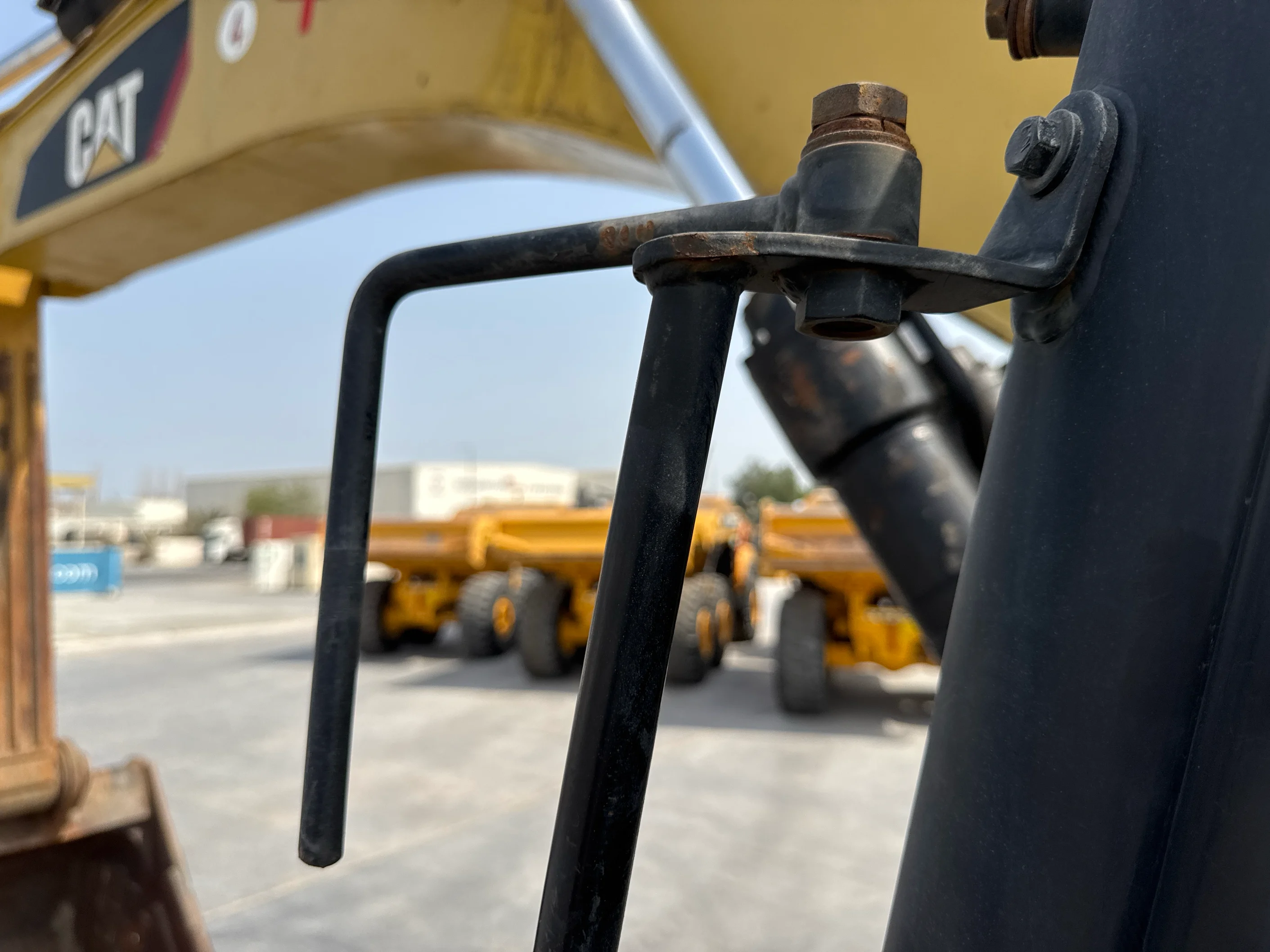 LEX-004-Cat-349D2L-large-excavator-inspection-cabin-mirrors