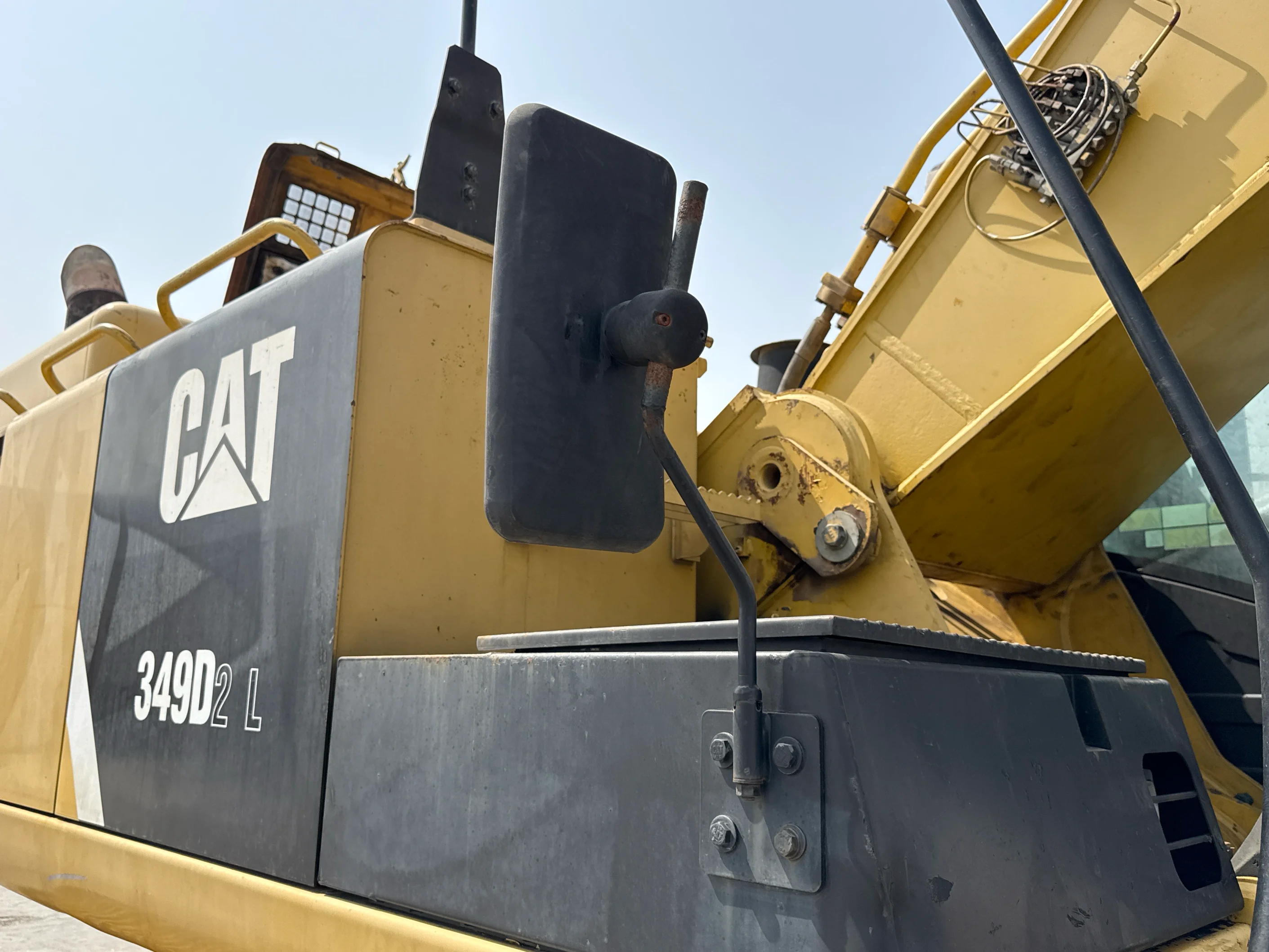 LEX-004-Cat-349D2L-large-excavator-inspection-cabin-mirrors