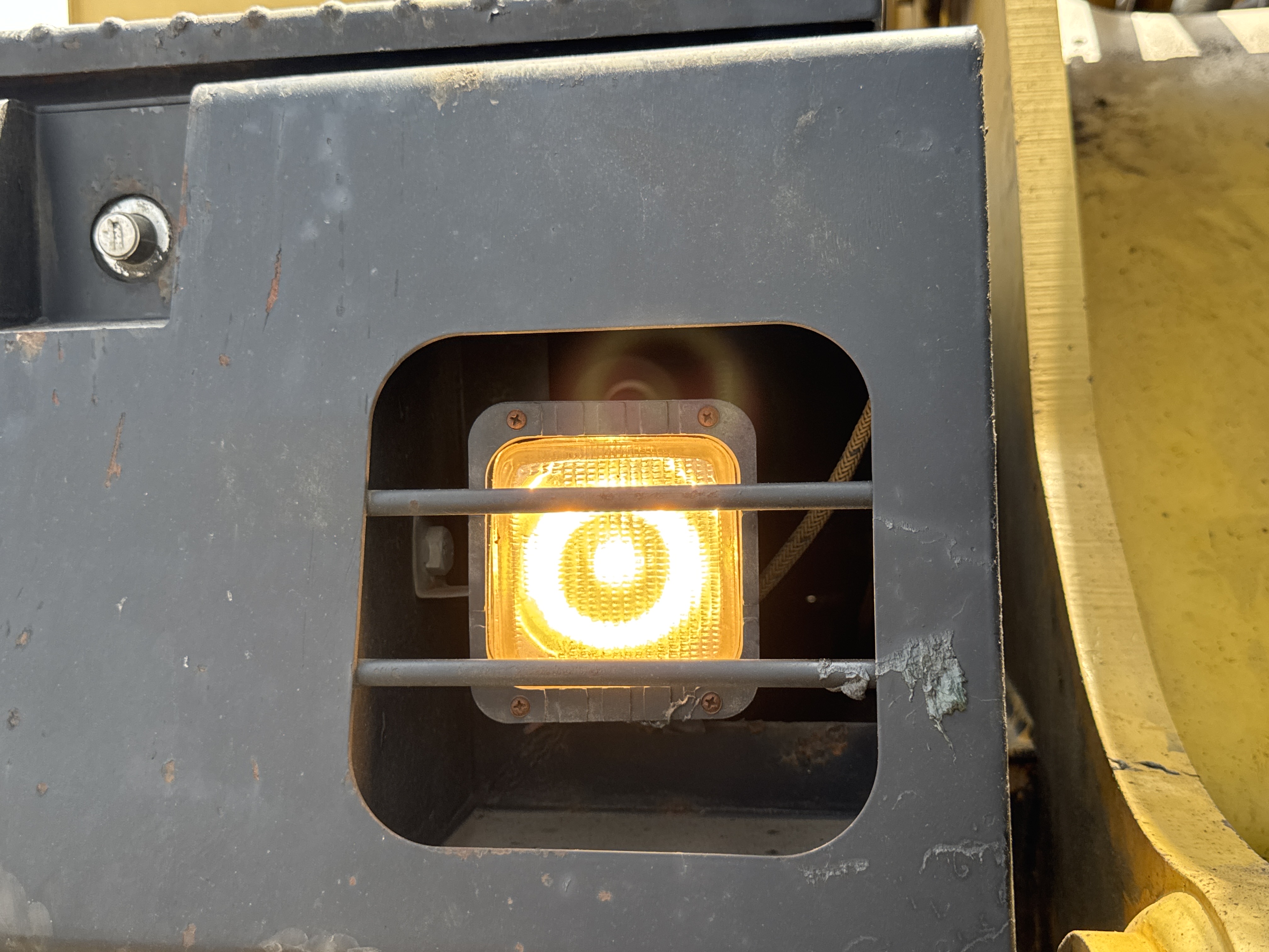 LEX-004-Cat-349D2L-large-excavator-inspection-electronics-lights-and-signals