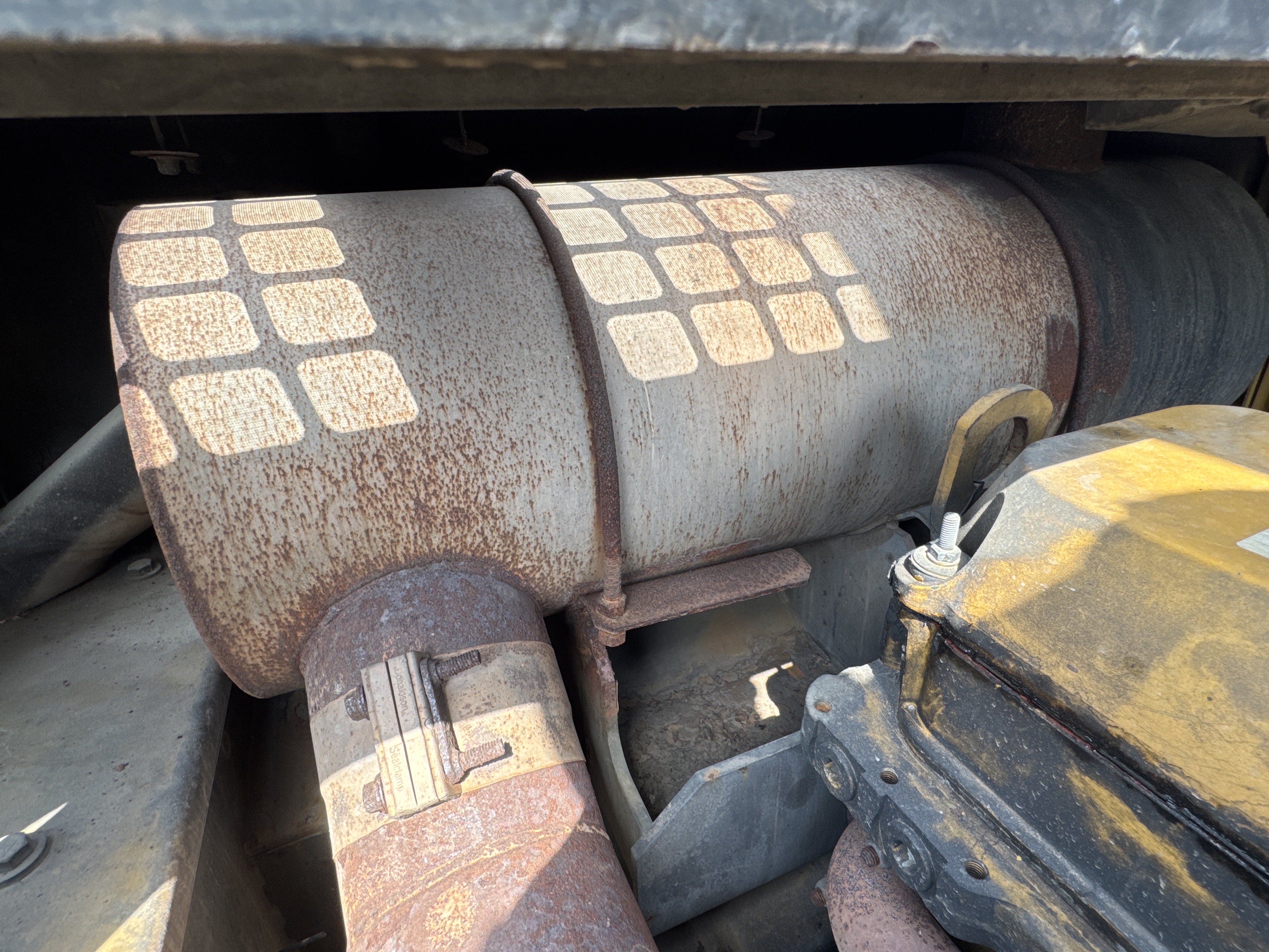 LEX-004-Cat-349D2L-large-excavator-inspection-engine-exhaust-system