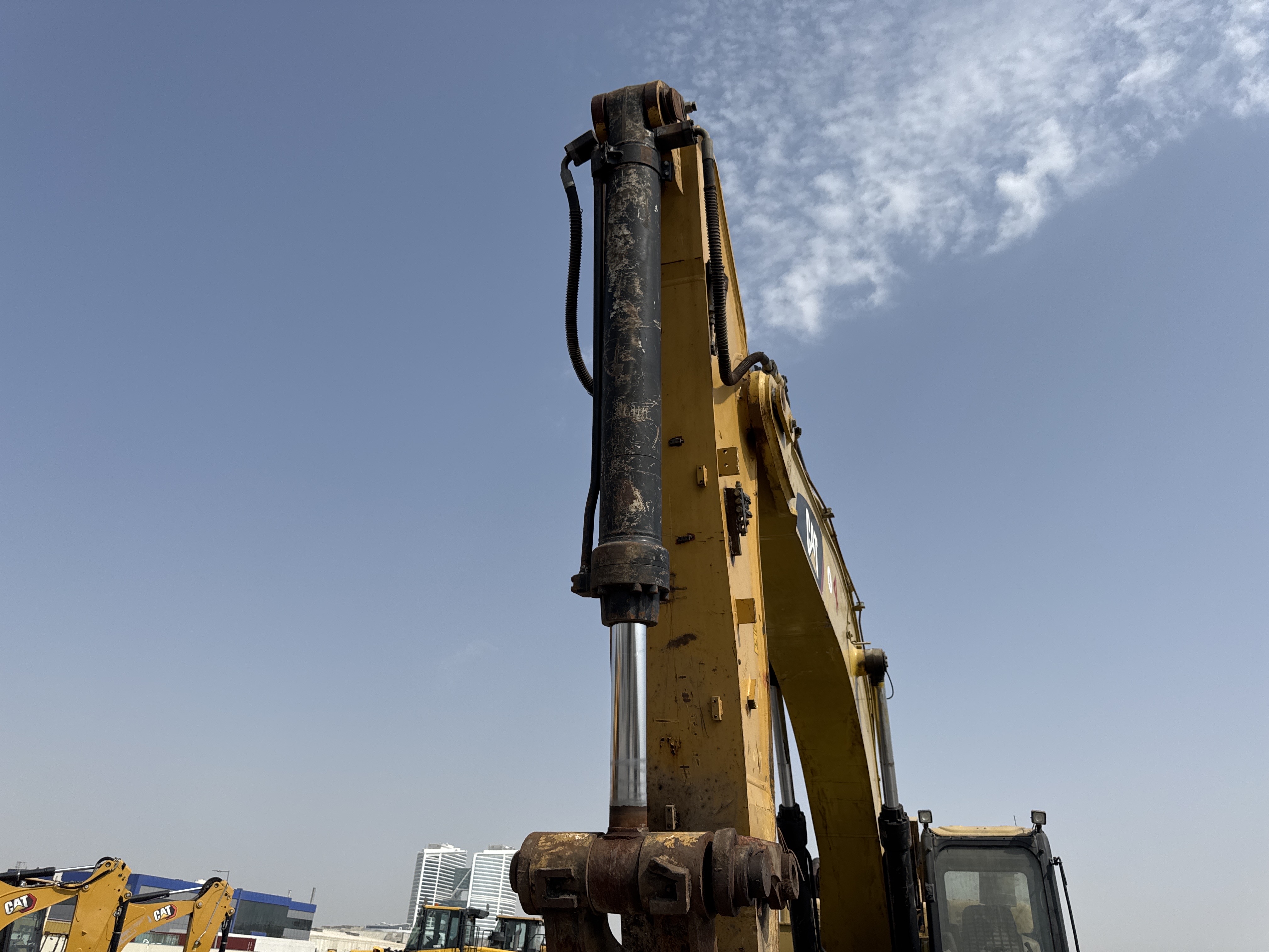 LEX-004-Cat-349D2L-large-excavator-inspection-hydraulics-bucket-cylinder