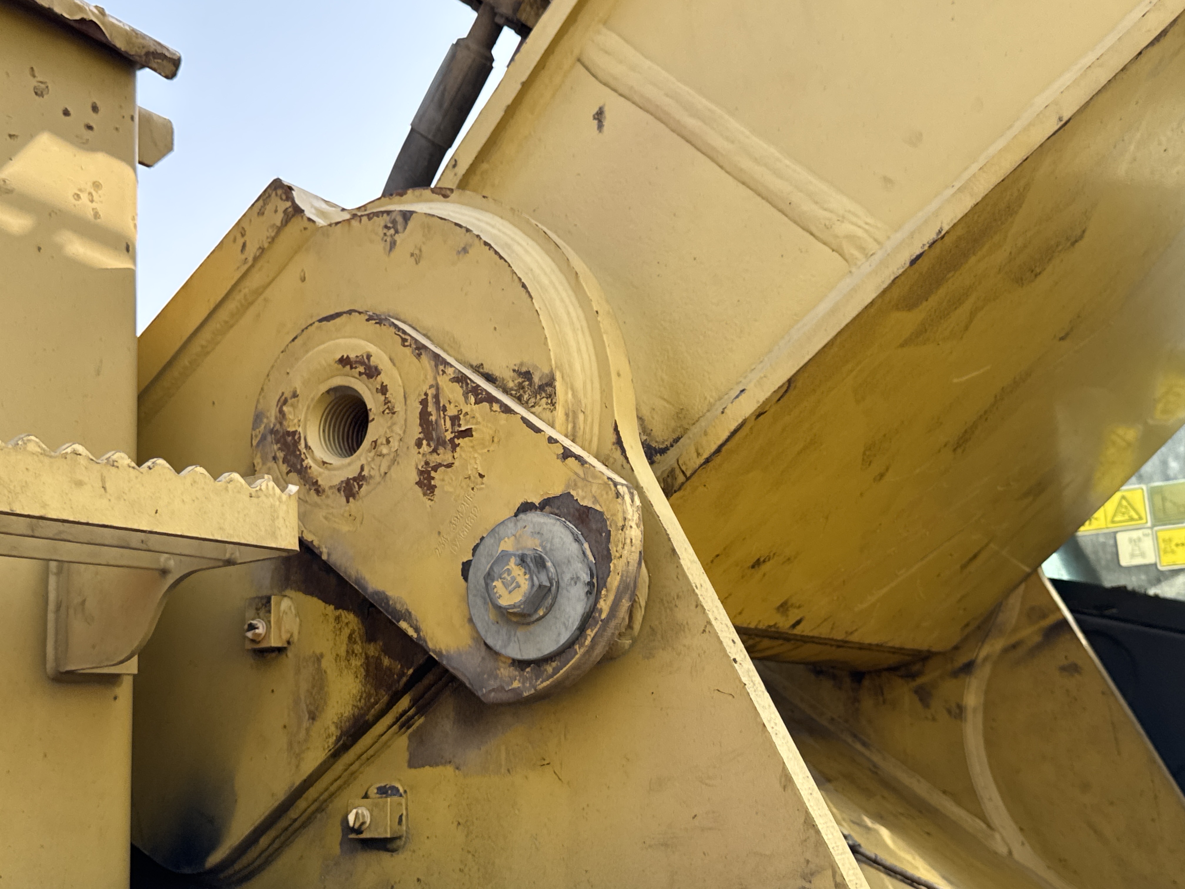 LEX-004-Cat-349D2L-large-excavator-inspection-chassis-boom-base-pin-and-bushings