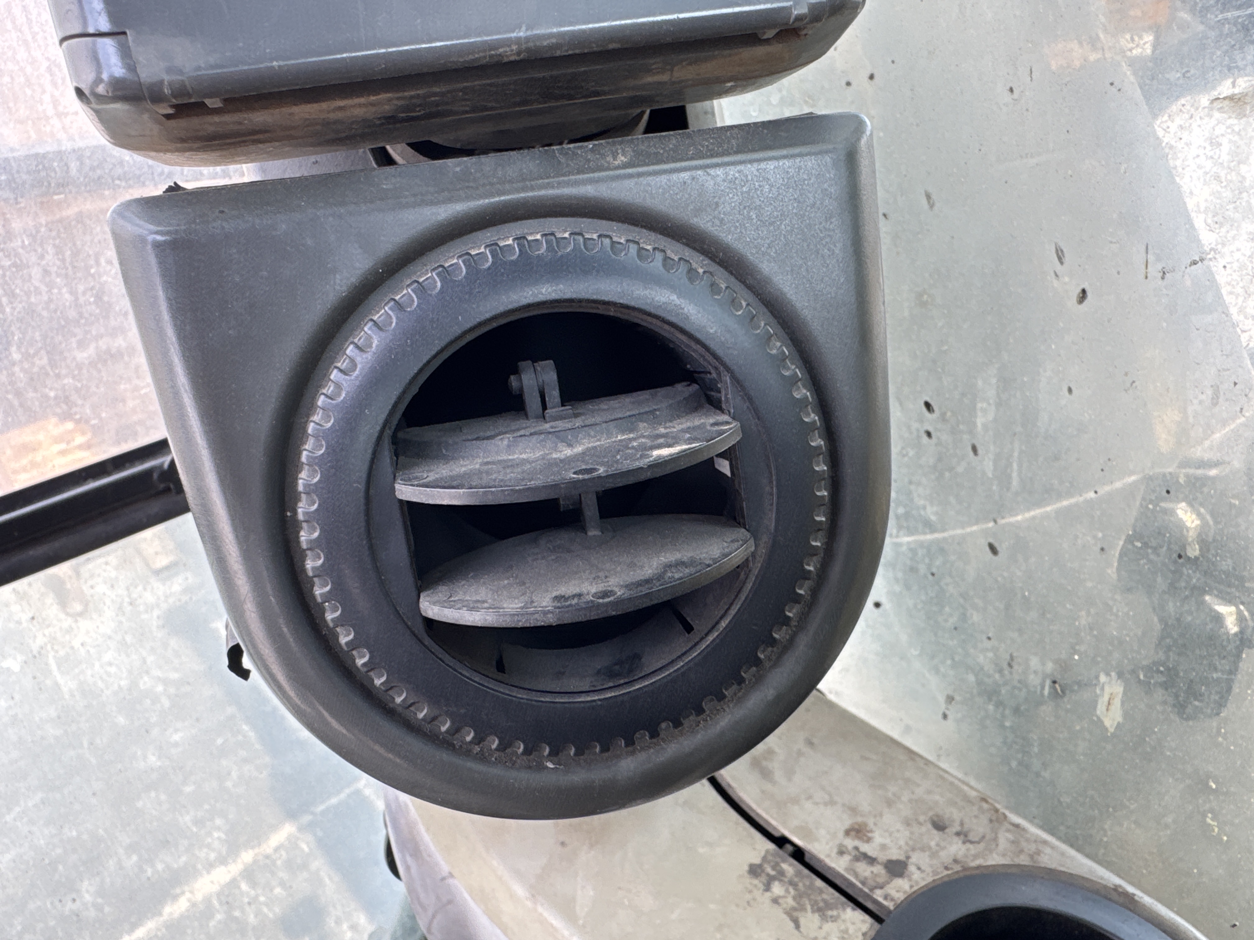 LEX-004-Cat-349D2L-large-excavator-inspection-air-conditioning-vents-and-air-flow