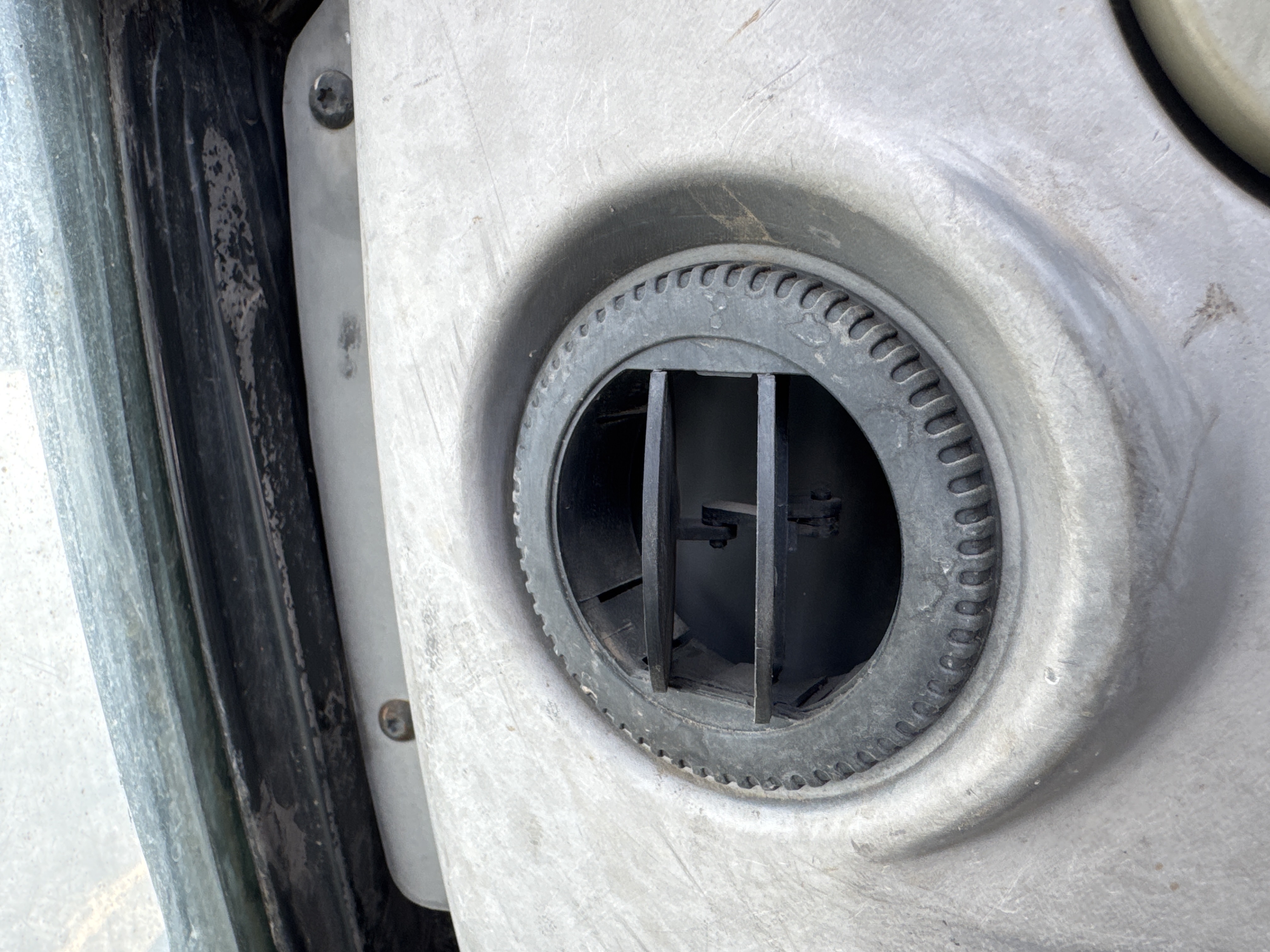 LEX-004-Cat-349D2L-large-excavator-inspection-air-conditioning-vents-and-air-flow
