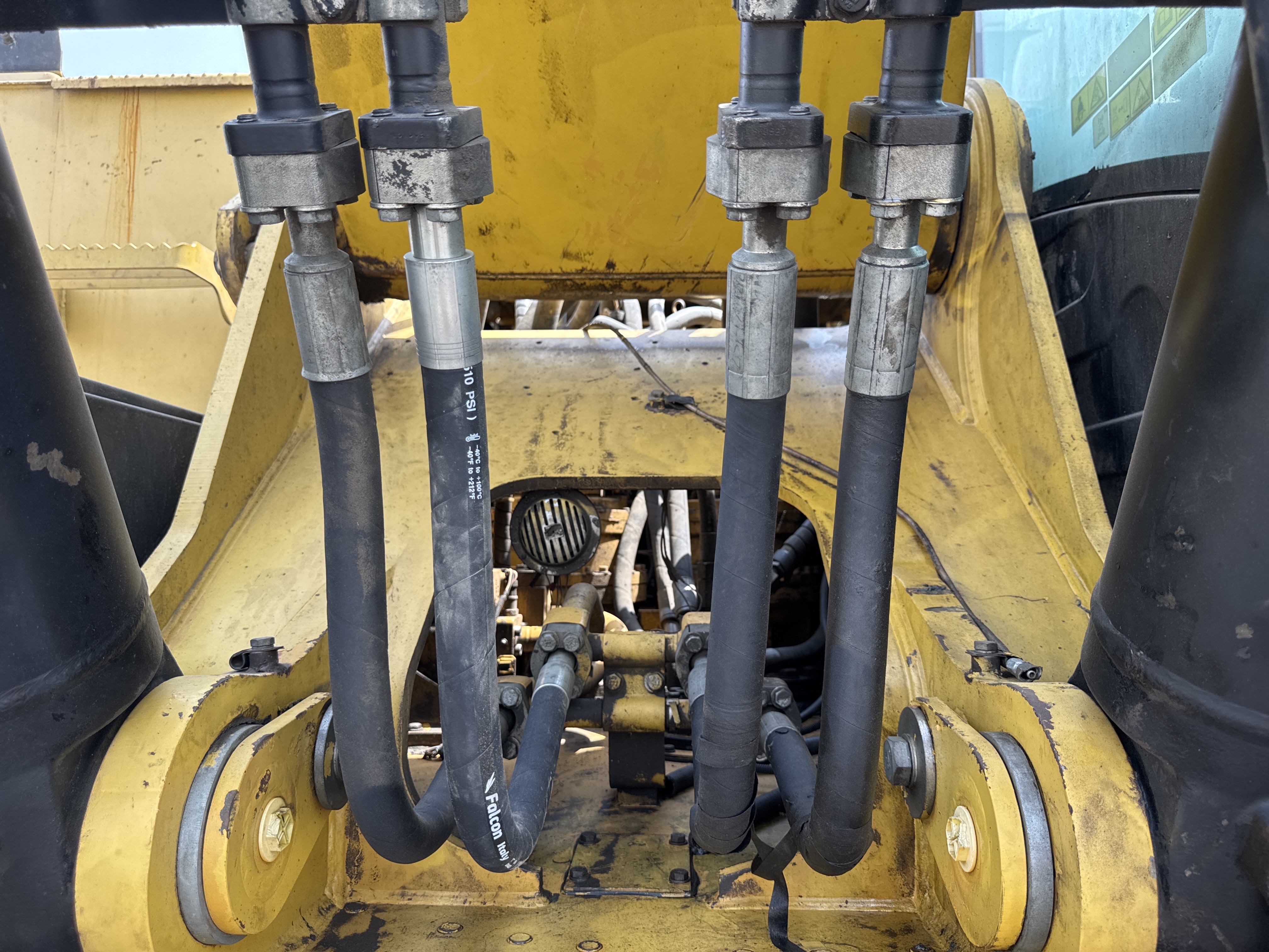 LEX-004-Cat-349D2L-large-excavator-inspection-hydraulics-hydraulic-hoses-and-lines
