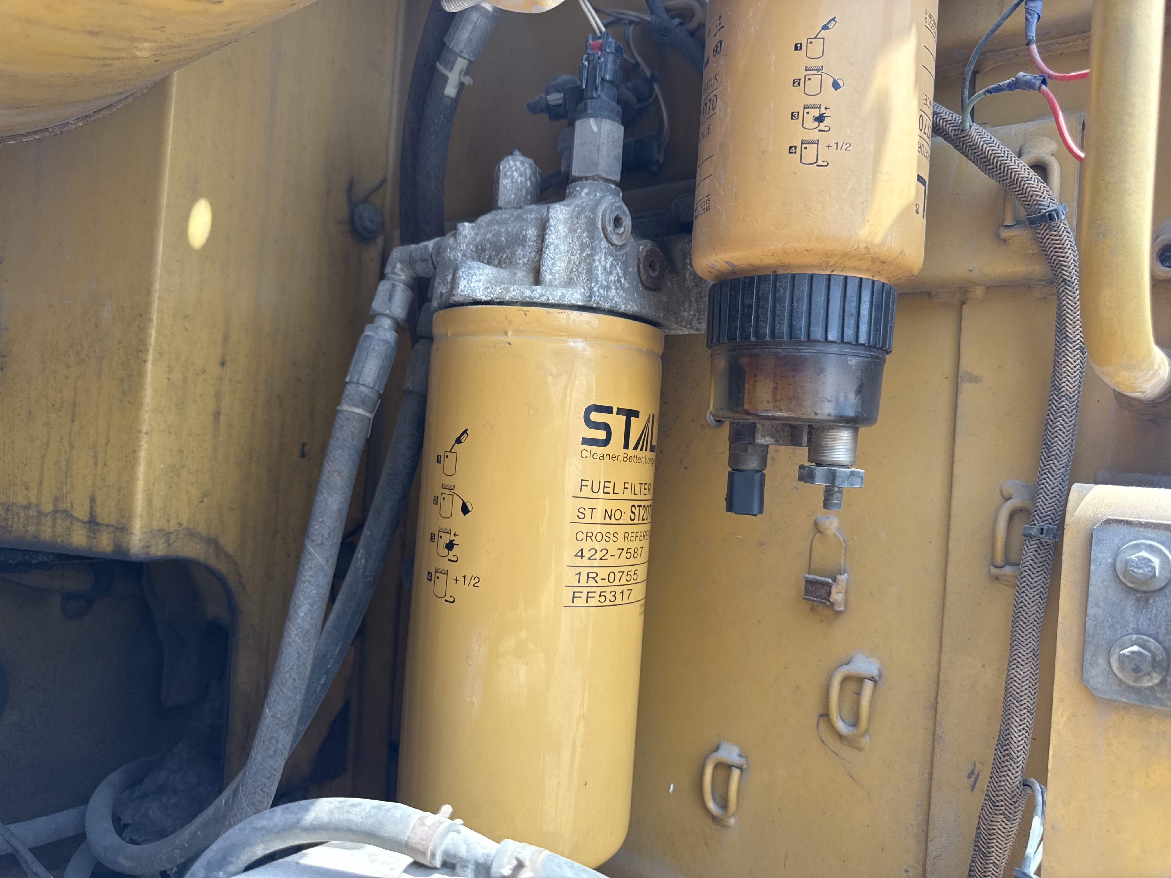 LEX-004-Cat-349D2L-large-excavator-inspection-engine-fuel-leaks