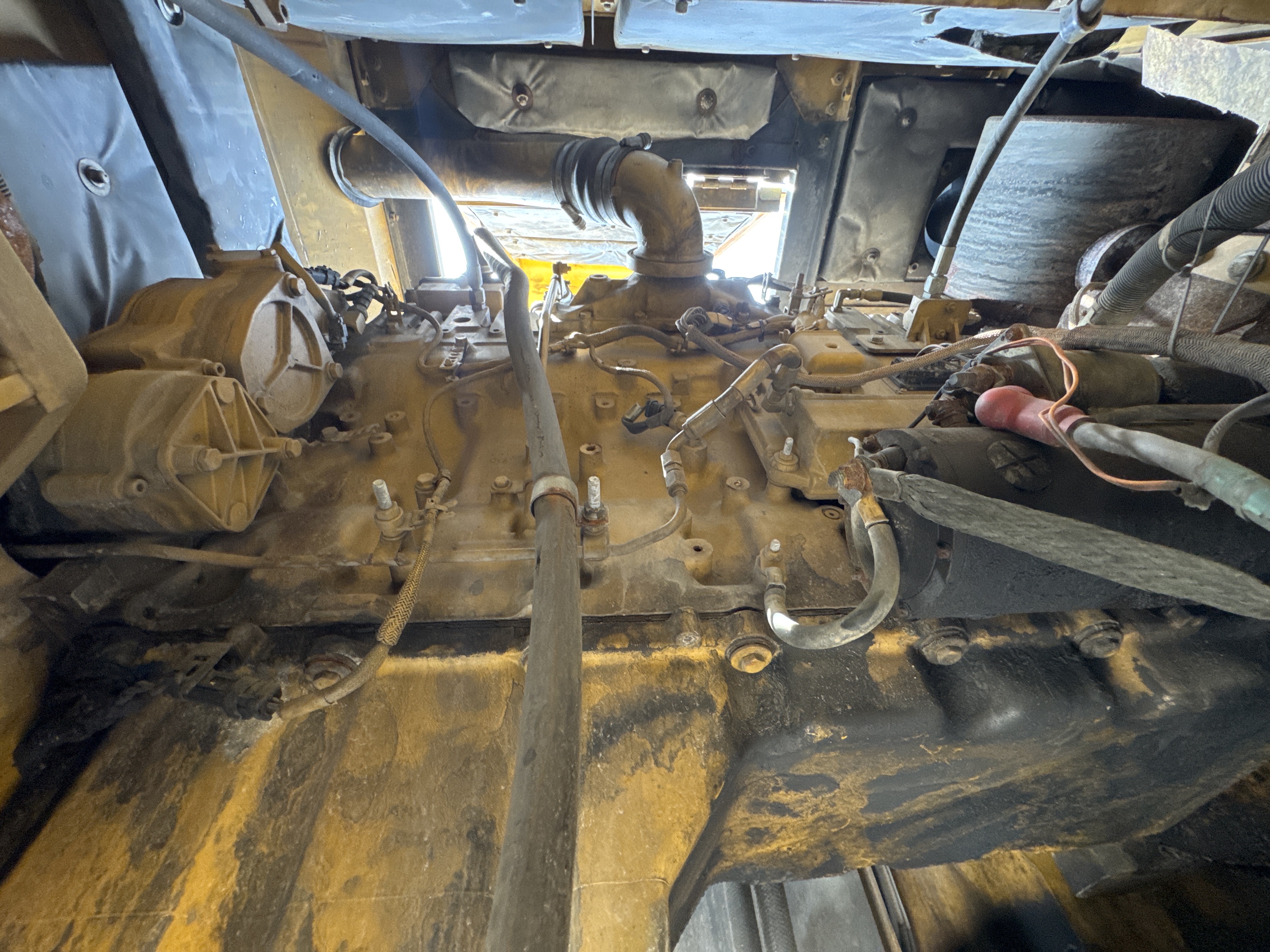 LEX-004-Cat-349D2L-large-excavator-inspection-engine-engine-oil-leaks