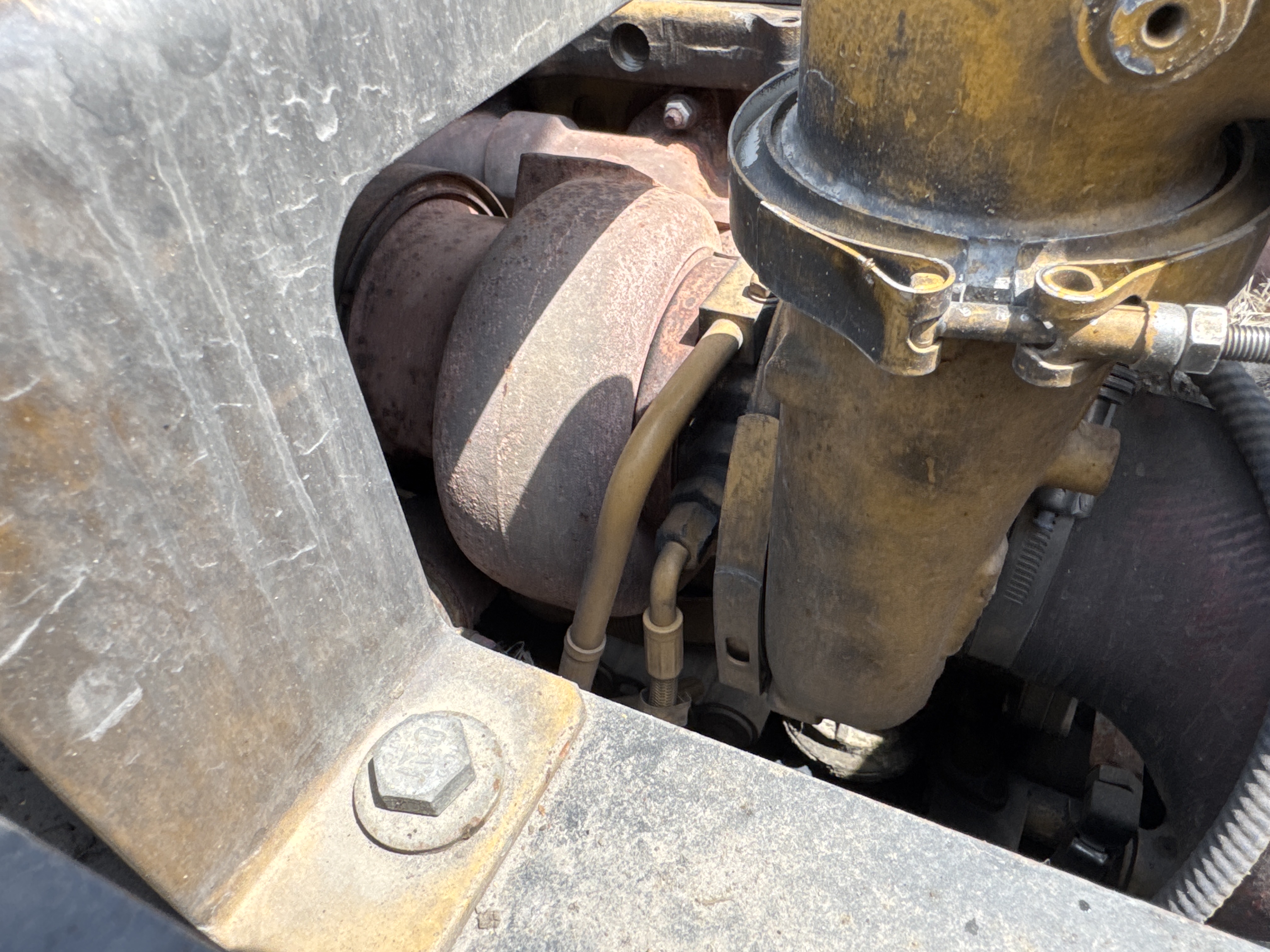 LEX-004-Cat-349D2L-large-excavator-inspection-engine-turbo