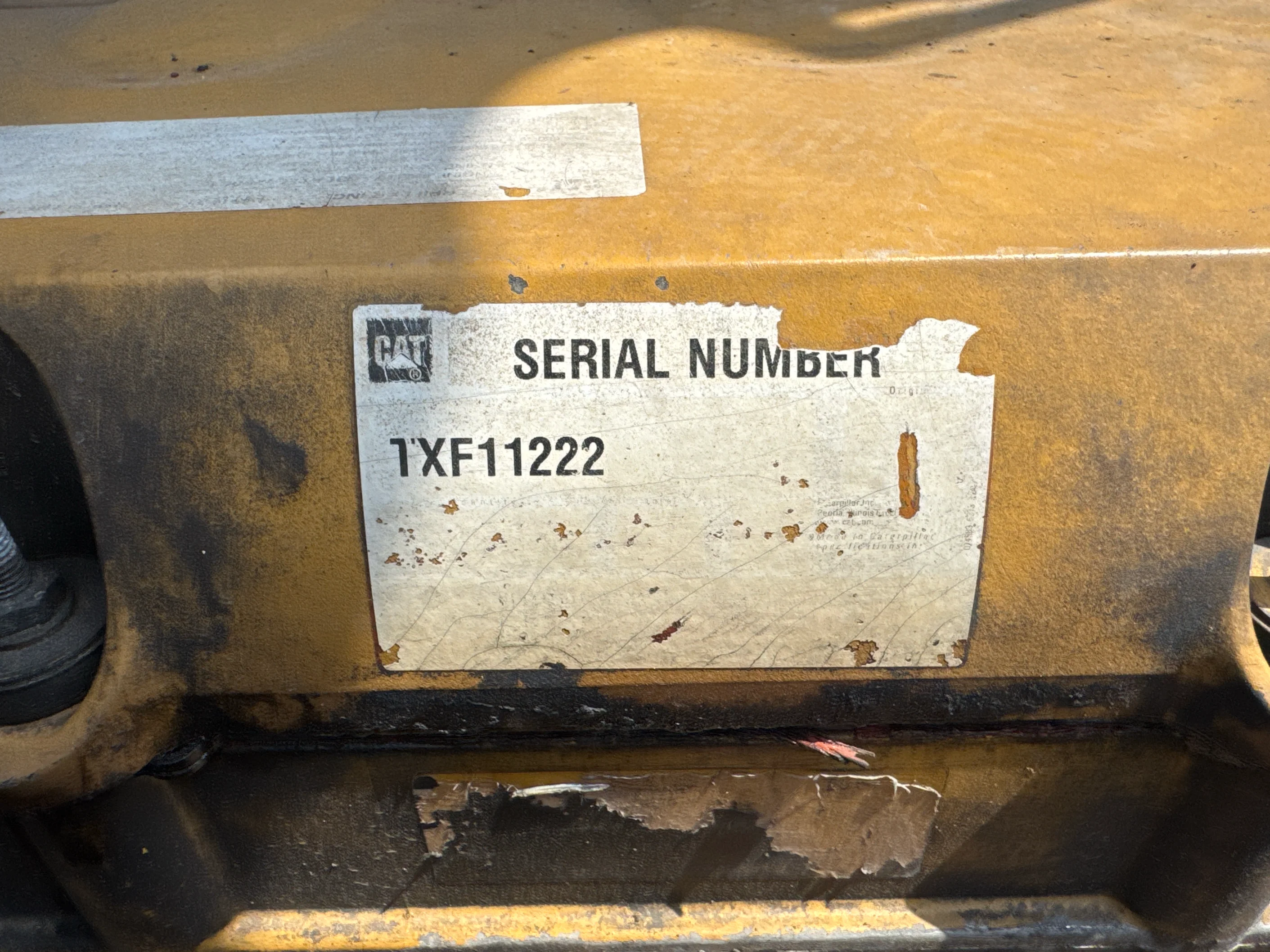 LEX-004-Cat-349D2L-large-excavator-inspection-emissions-label