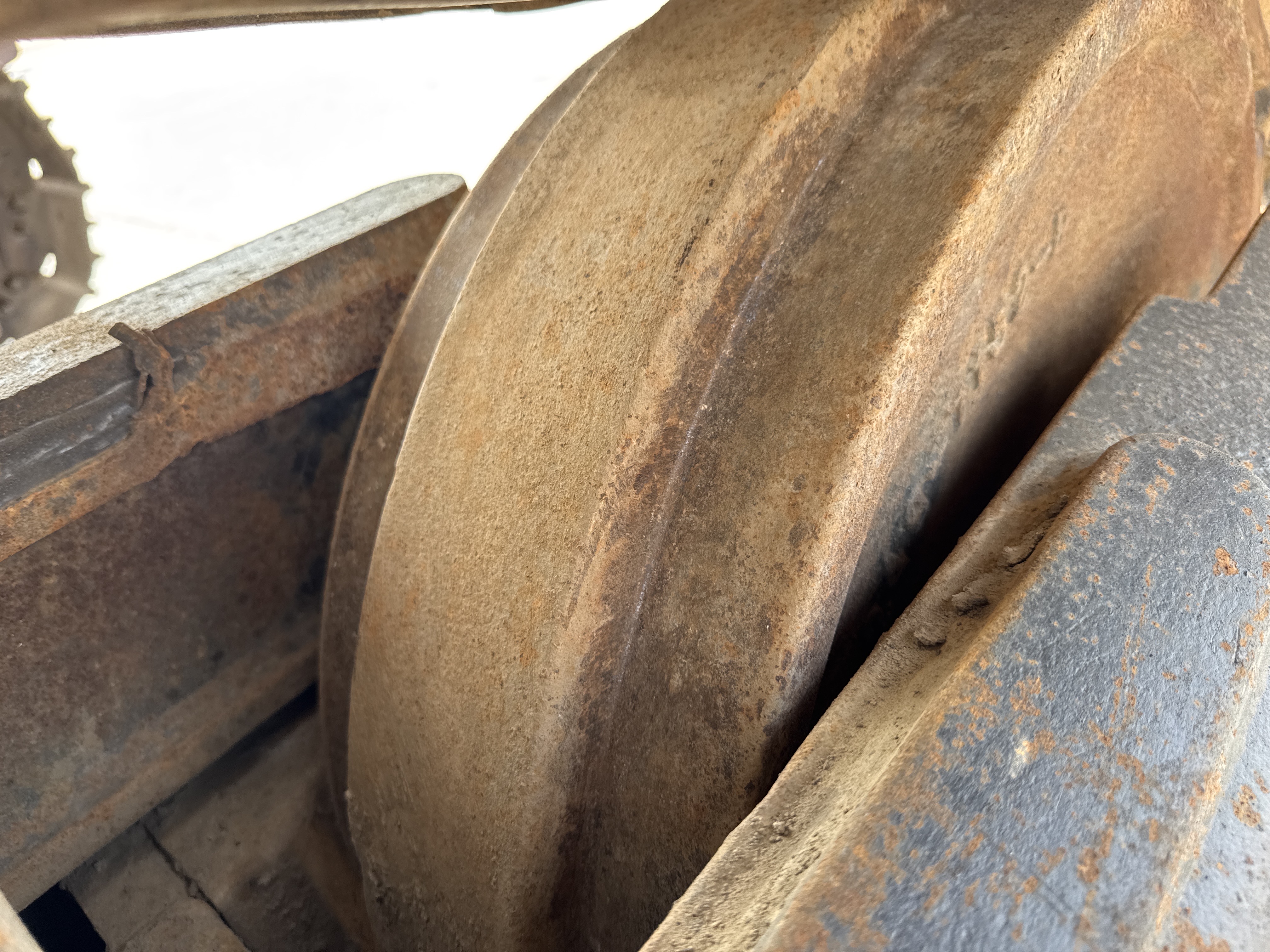LEX-004-Cat-349D2L-large-excavator-inspection-undercarriage-right-idler