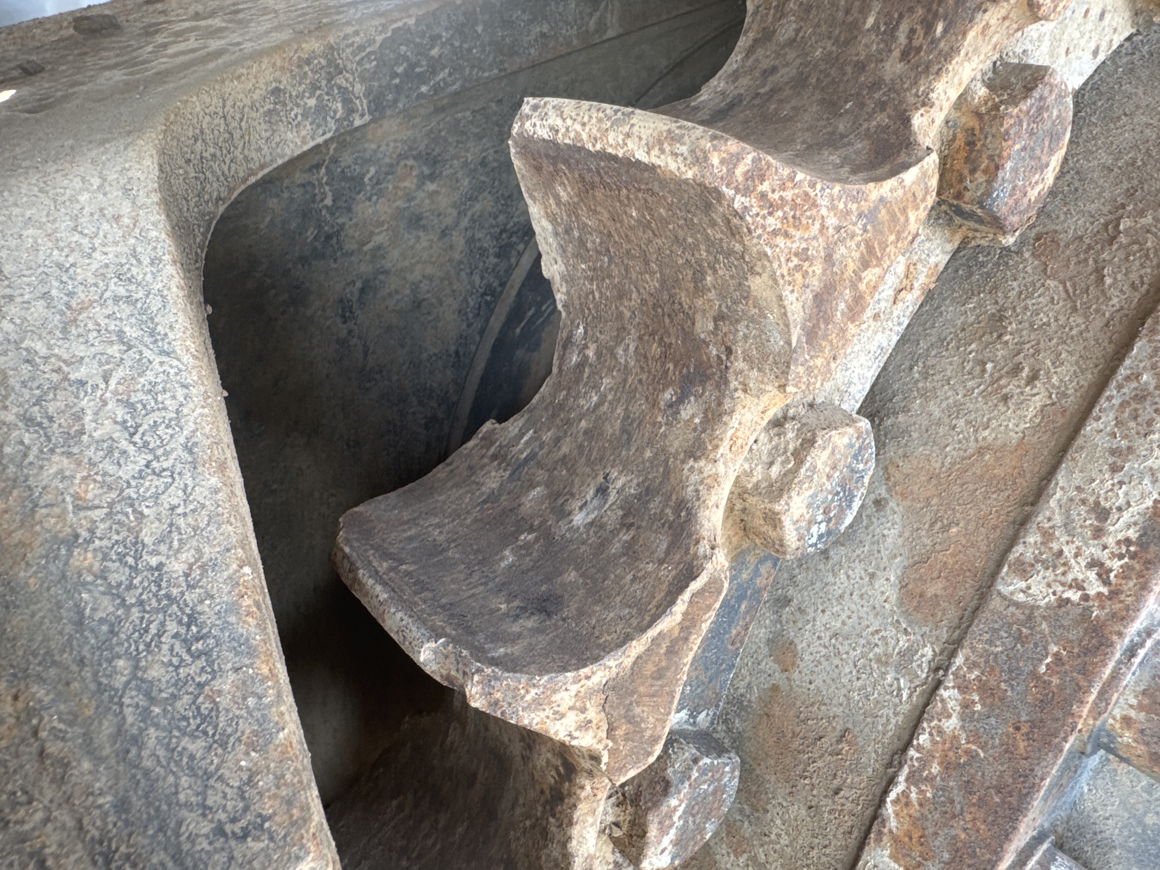LEX-004-Cat-349D2L-large-excavator-inspection-undercarriage-left-sprocket