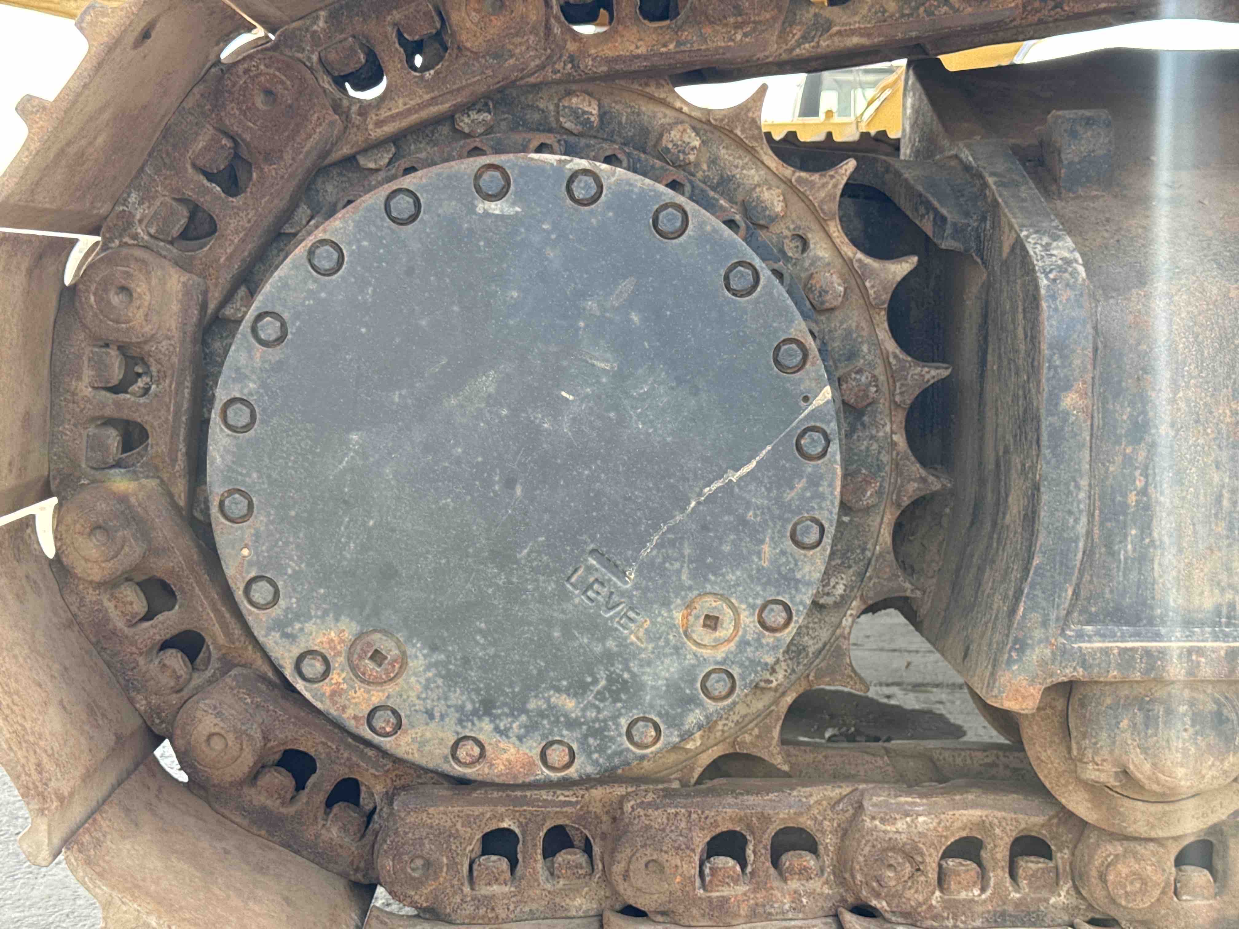 LEX-004-Cat-349D2L-large-excavator-inspection-undercarriage-right-sprocket