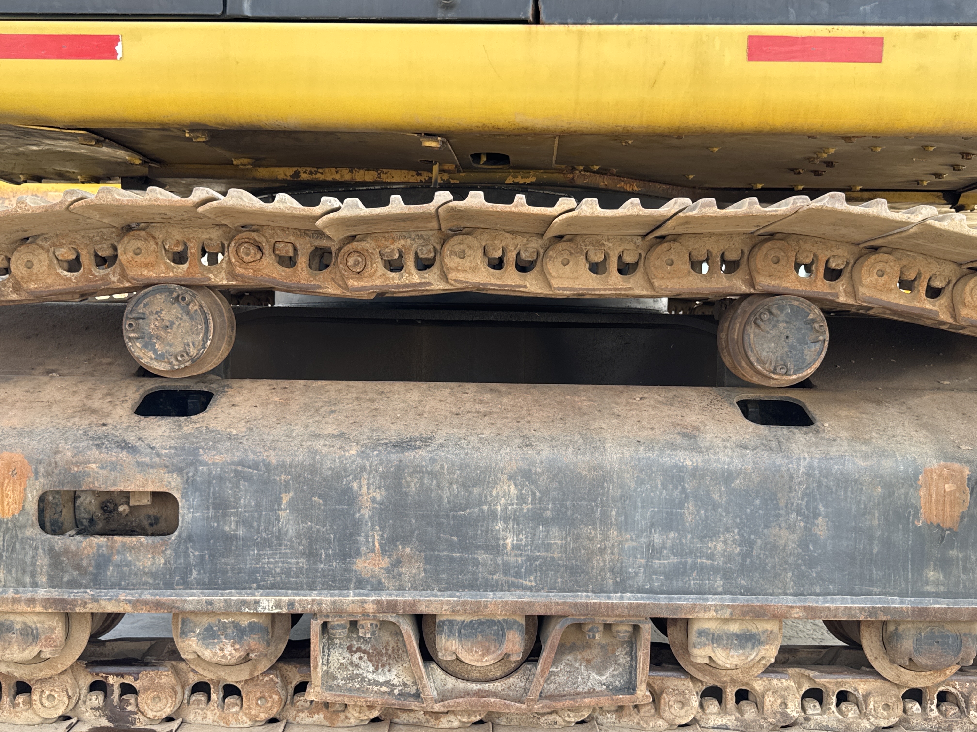 LEX-004-Cat-349D2L-large-excavator-inspection-undercarriage-left-carrier-rollers