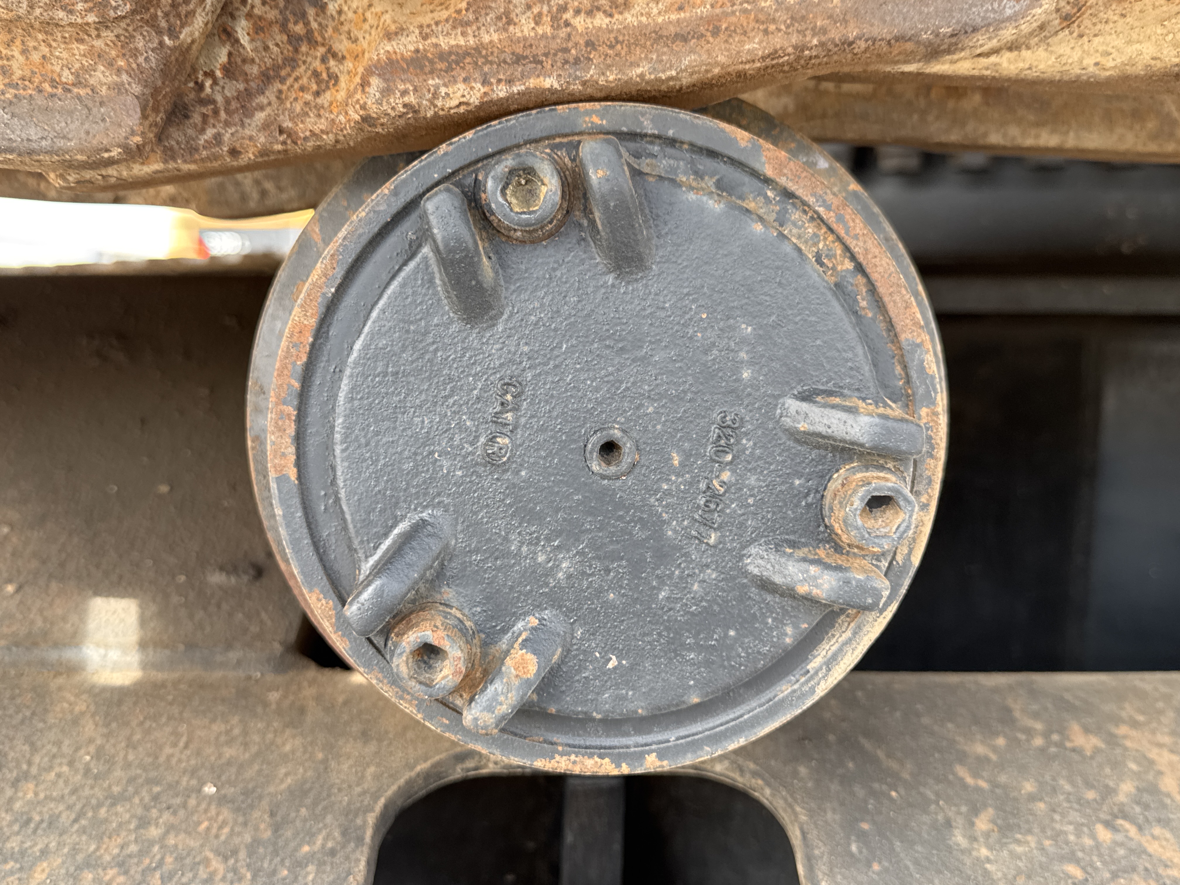 LEX-004-Cat-349D2L-large-excavator-inspection-undercarriage-right-carrier-rollers