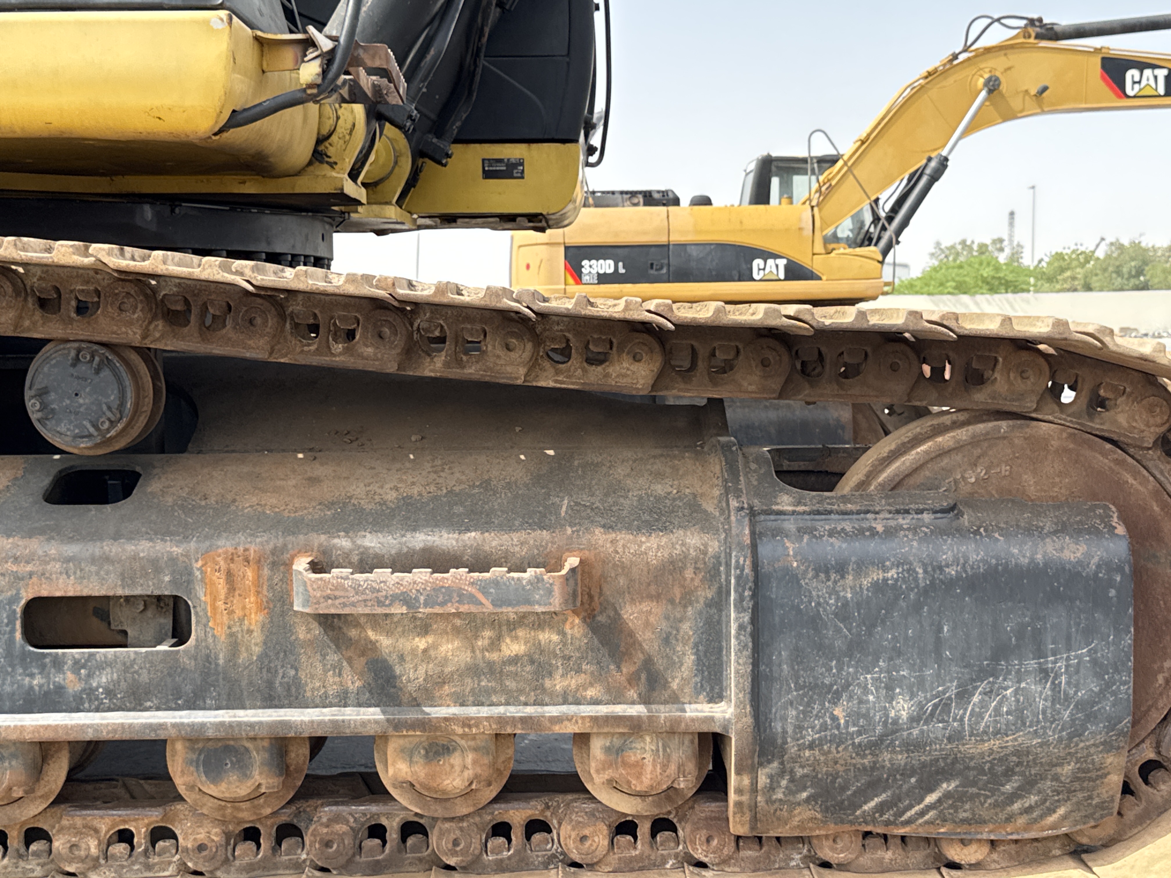 LEX-004-Cat-349D2L-large-excavator-inspection-undercarriage-right-track-tensioner