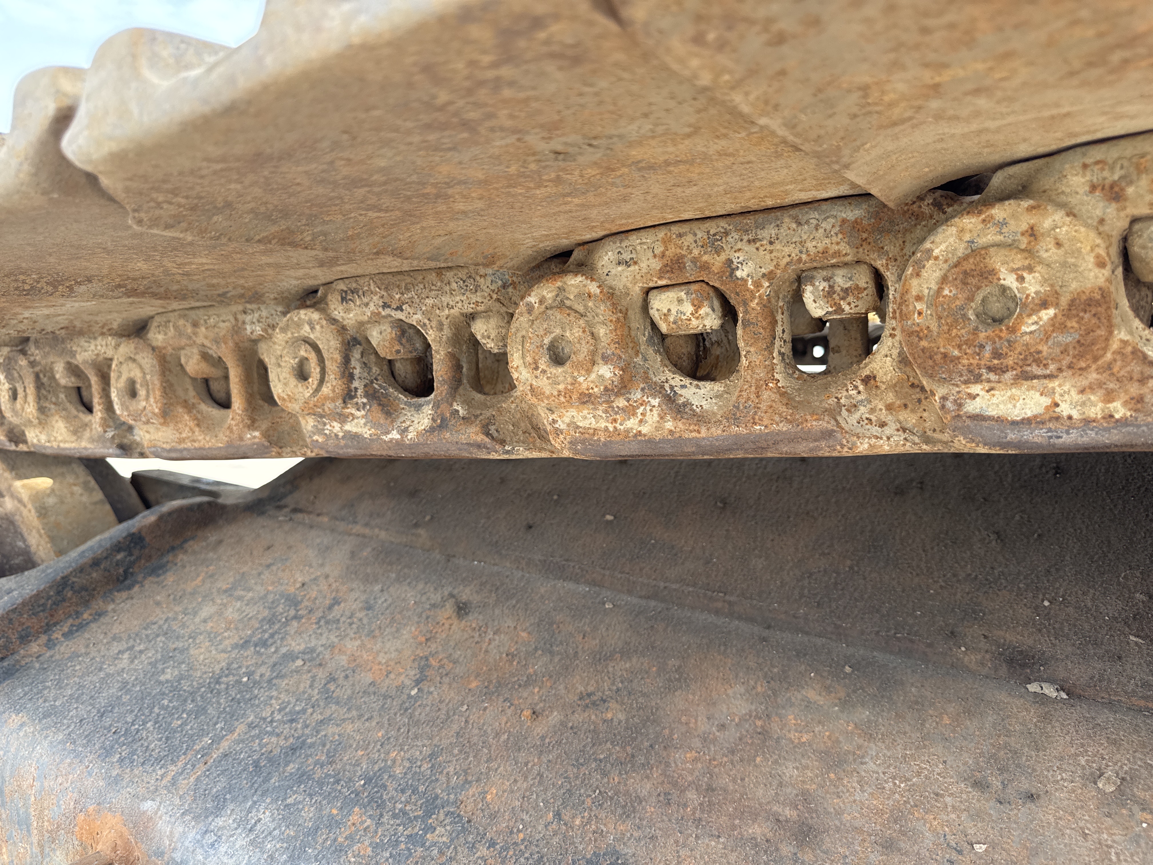 LEX-004-Cat-349D2L-large-excavator-inspection-undercarriage-left-track-chain