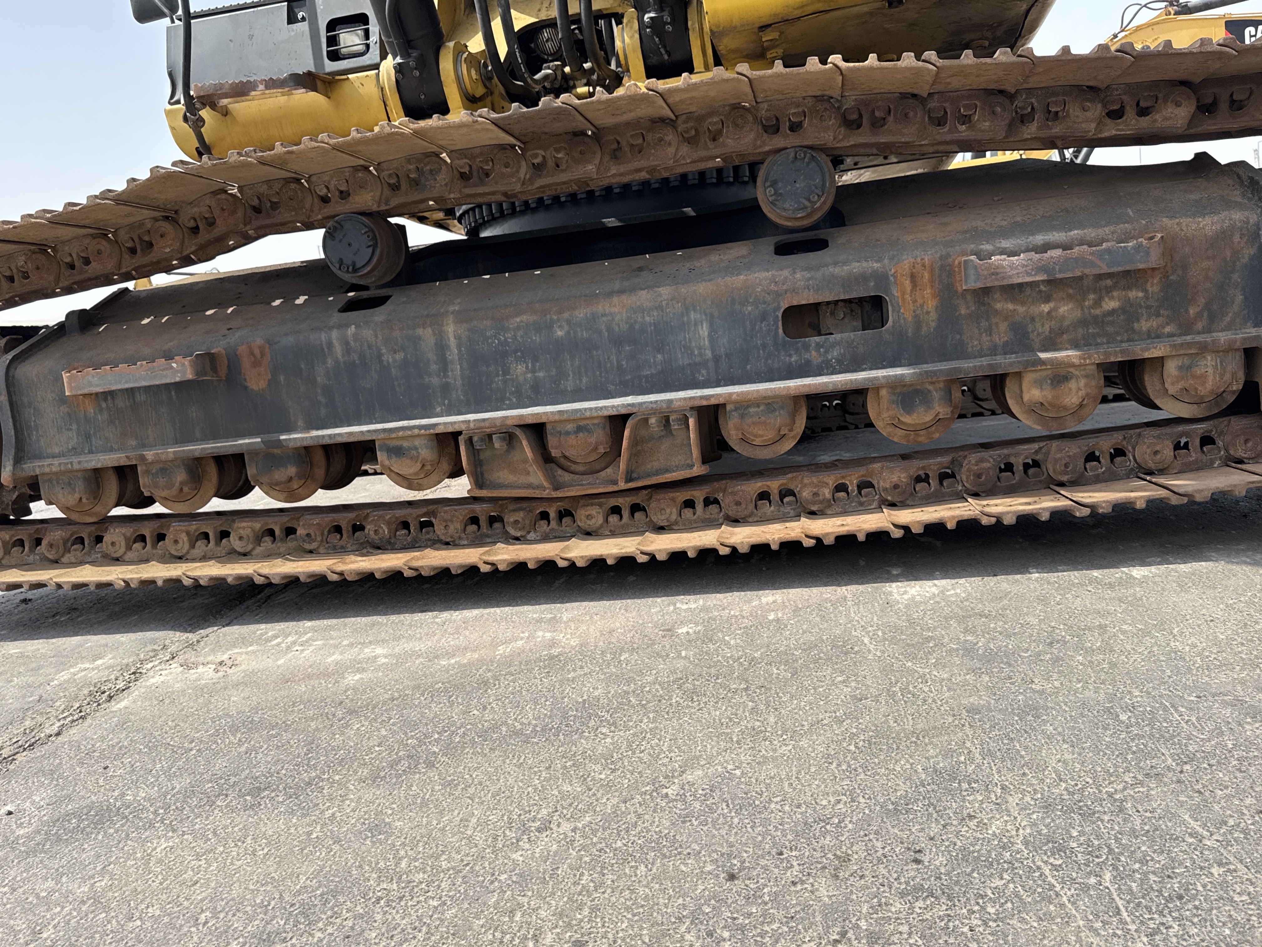 LEX-004-Cat-349D2L-large-excavator-inspection-undercarriage-right-track-rollers