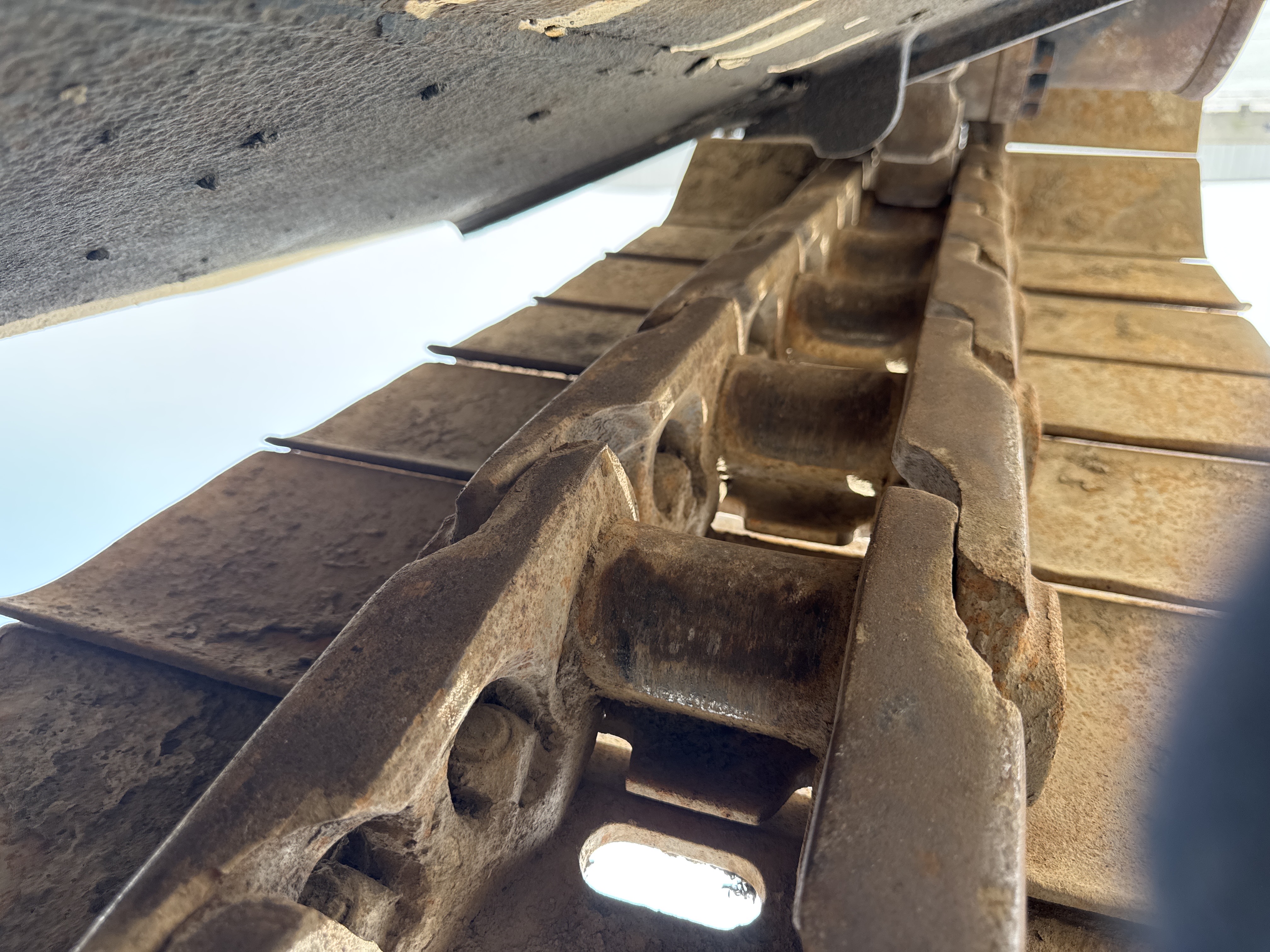 LEX-004-Cat-349D2L-large-excavator-inspection-undercarriage-right-track-chain