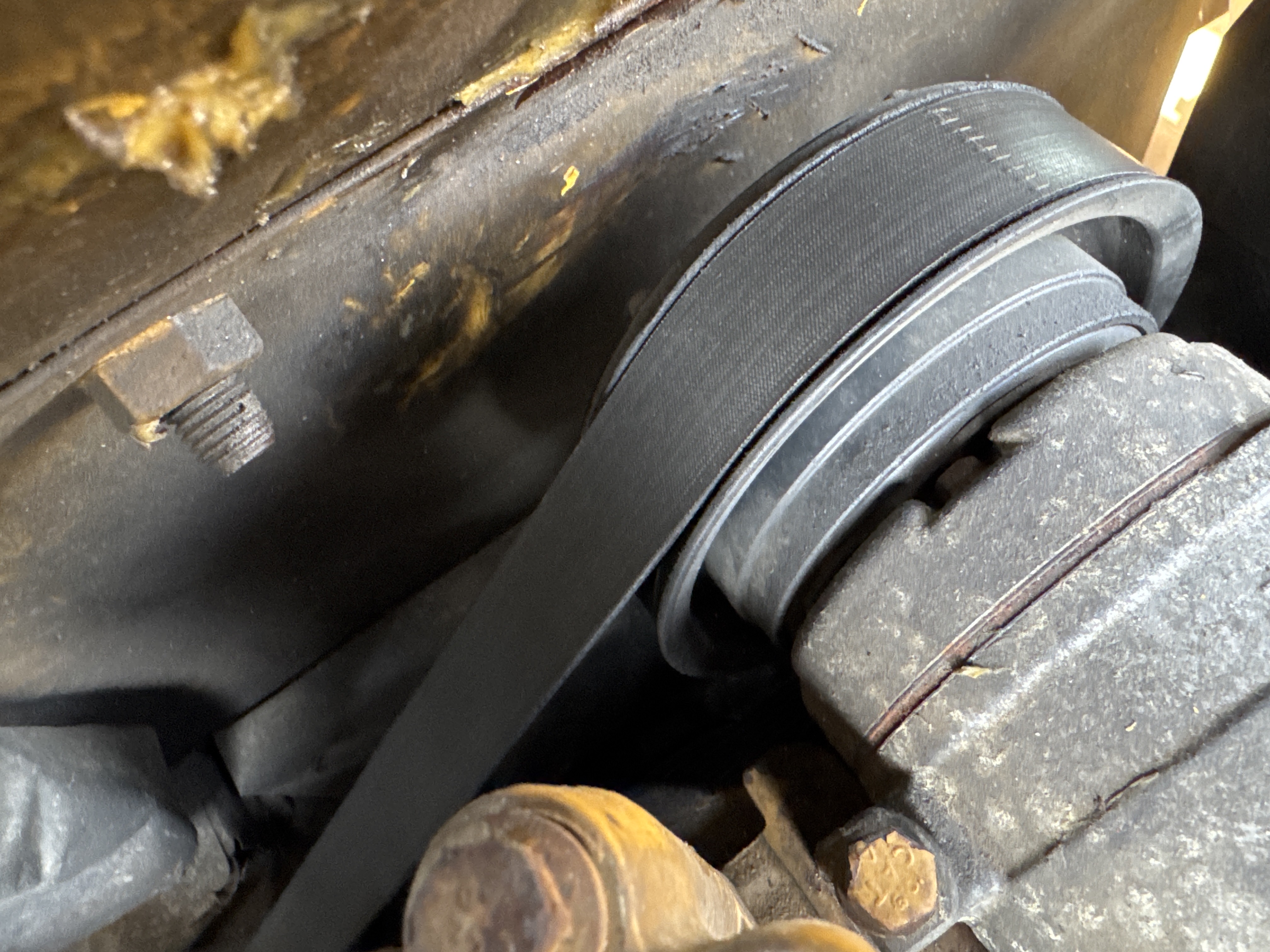 LEX-004-Cat-349D2L-large-excavator-inspection-engine-belts