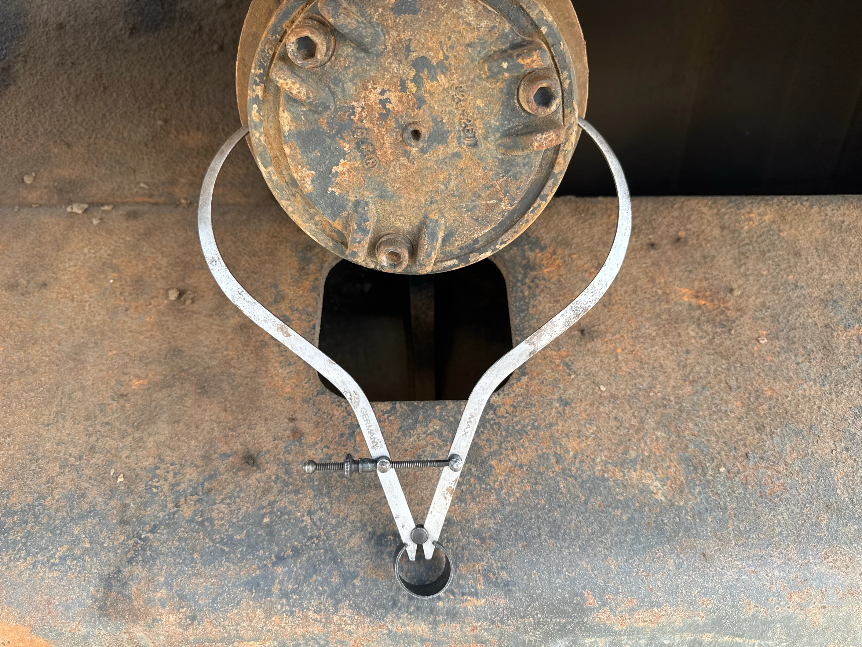 LEX-004-Cat-349D2L-large-excavator-inspection-undercarriage-left-carrier-rollers