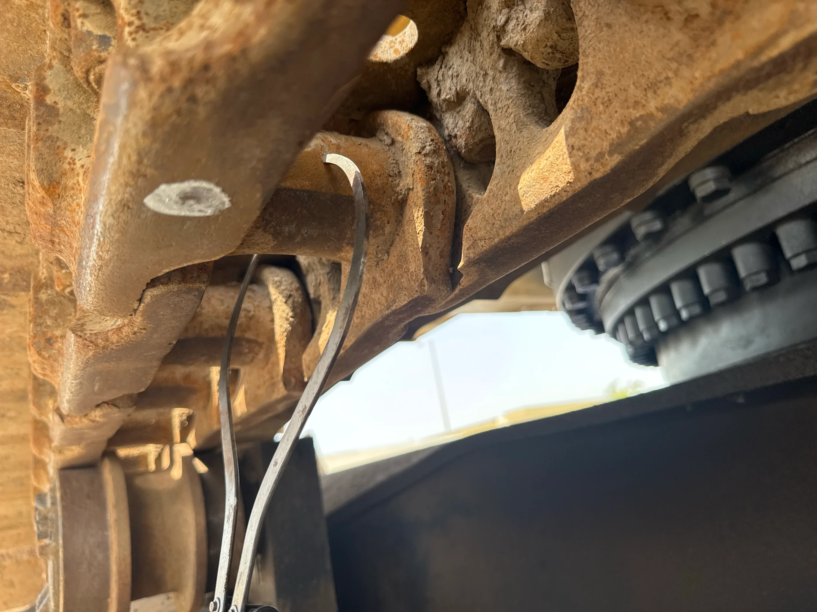 LEX-004-Cat-349D2L-large-excavator-inspection-undercarriage-left-track-chain