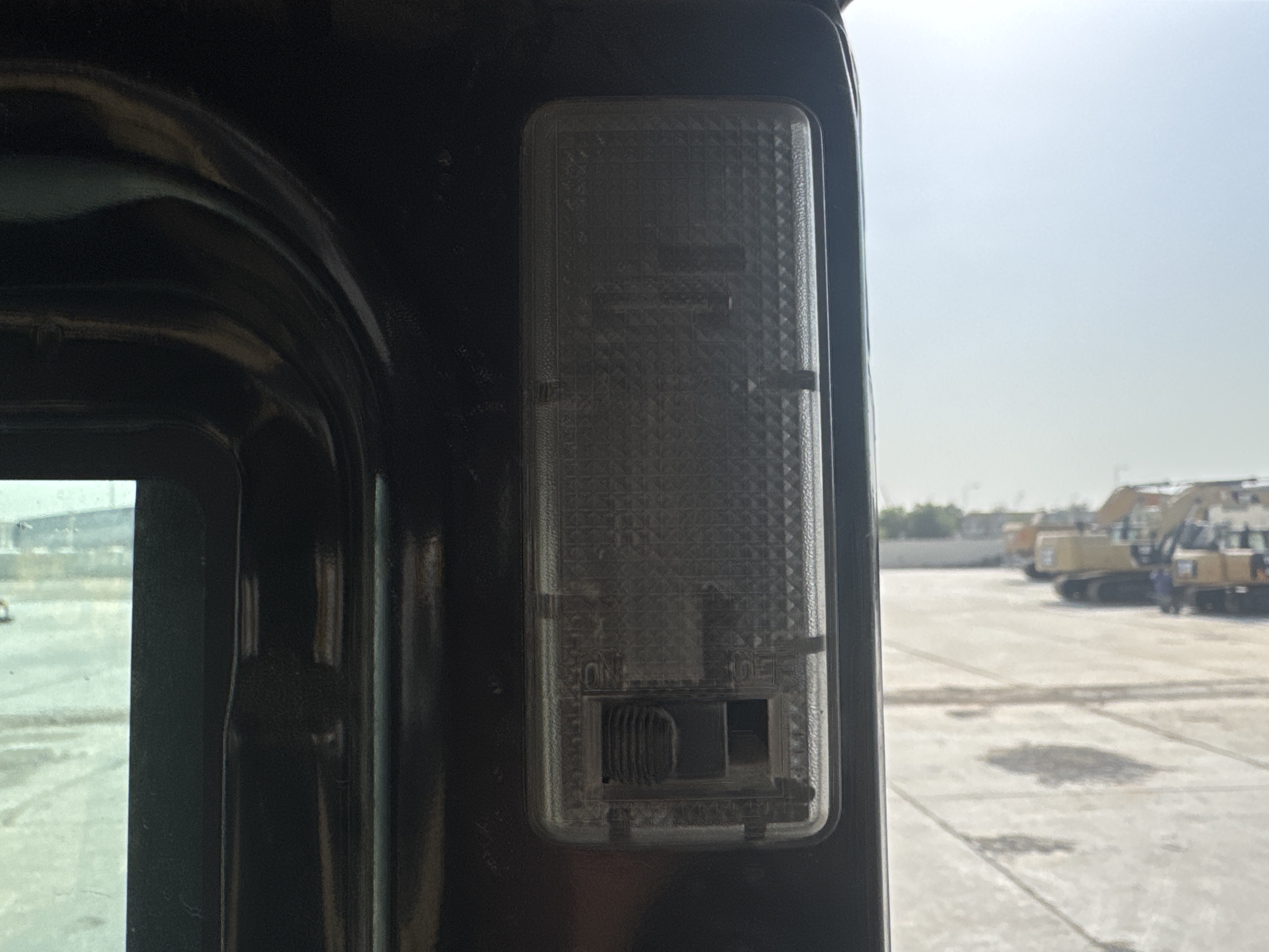 MDX-007-Cat-320D2-Medium-excavators-inspection-Cabin-Cabin-light-2