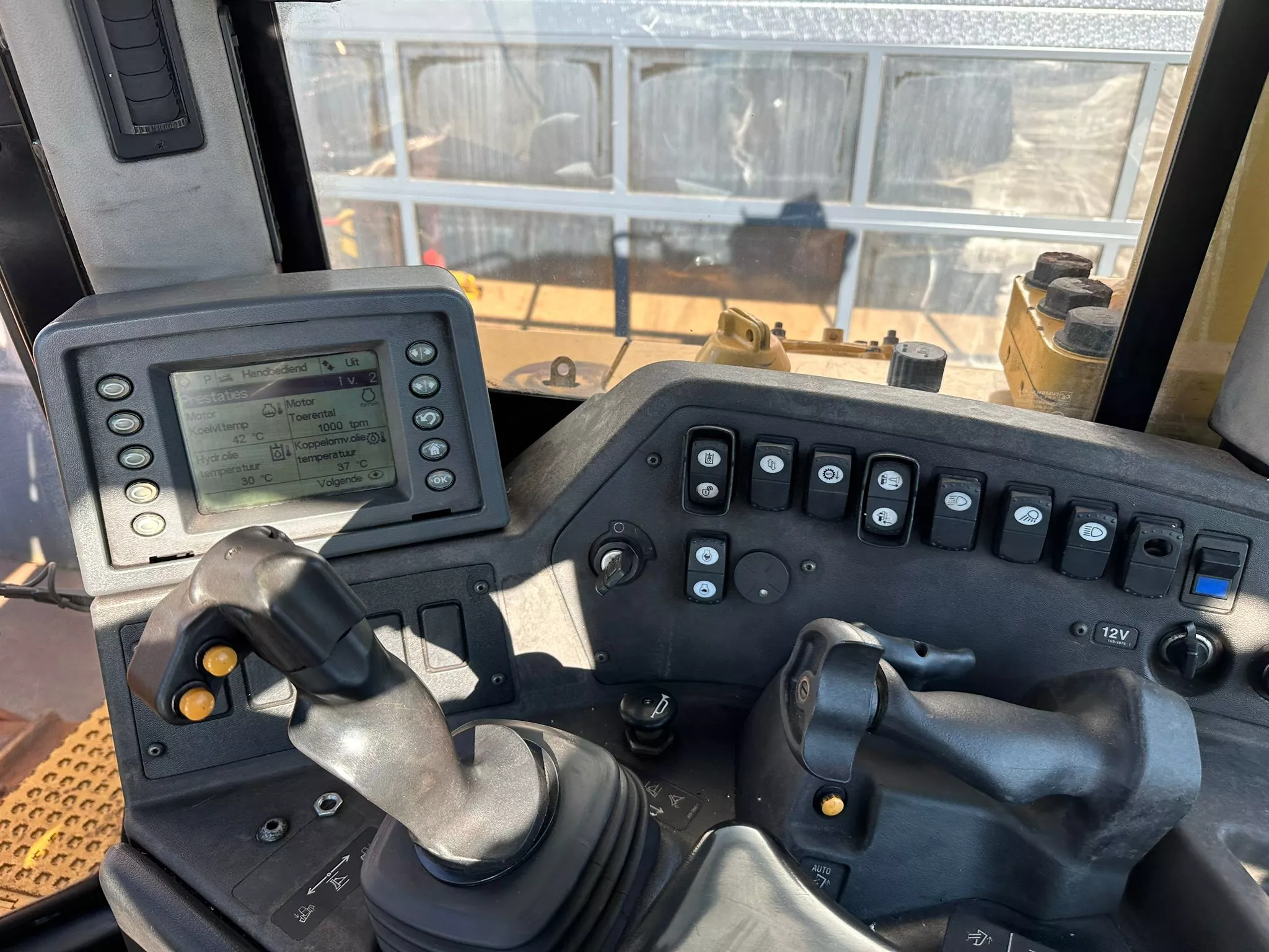 Generation-Cat D8 crawler dozers-interior