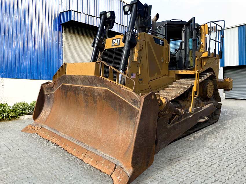 Generation-Cat D8 crawler dozers-exterior