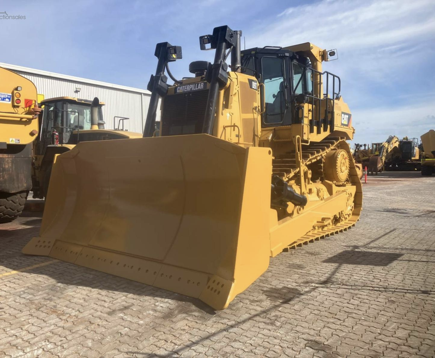 Generation-Cat D9 Crawler dozers-exterior