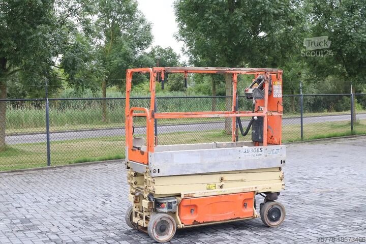Generation-JLG 1930 Scissor lifts-exterior