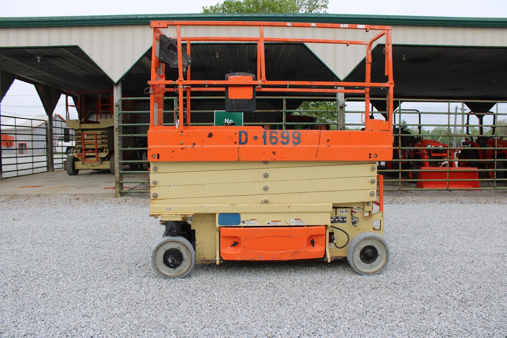 Generation-JLG 2632 Scissor lifts-exterior
