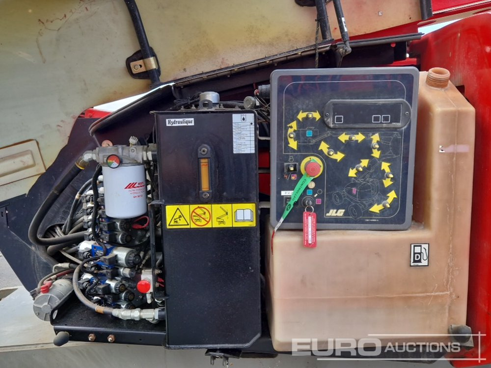 Generation-JLG 600 Boom lifts-interior