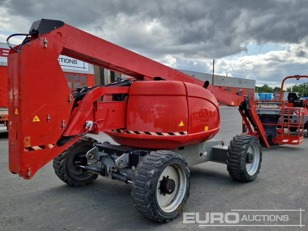 Generation-JLG 600 Boom lifts-exterior