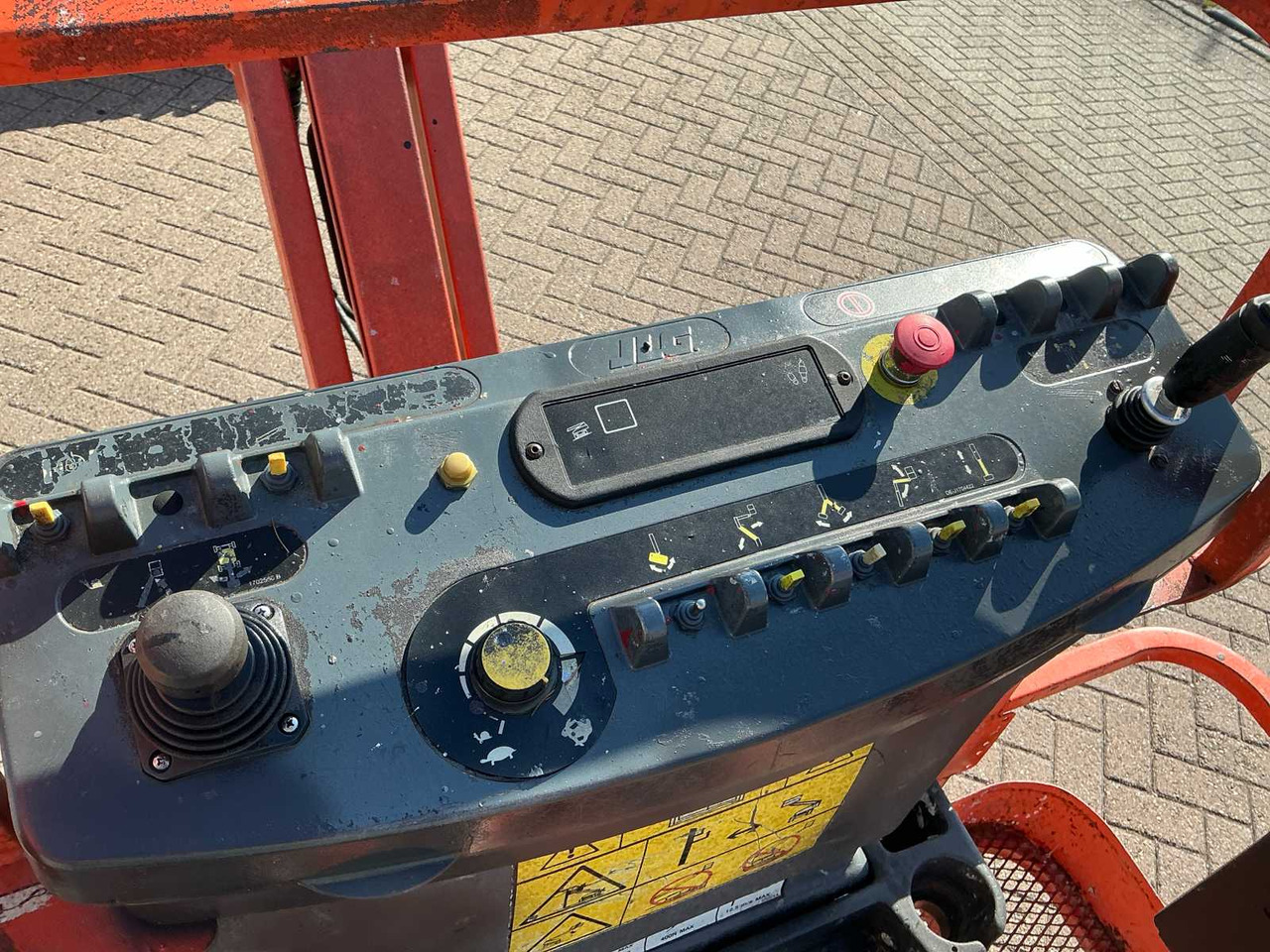 Generation-JLG E400 Boom lifts-interior