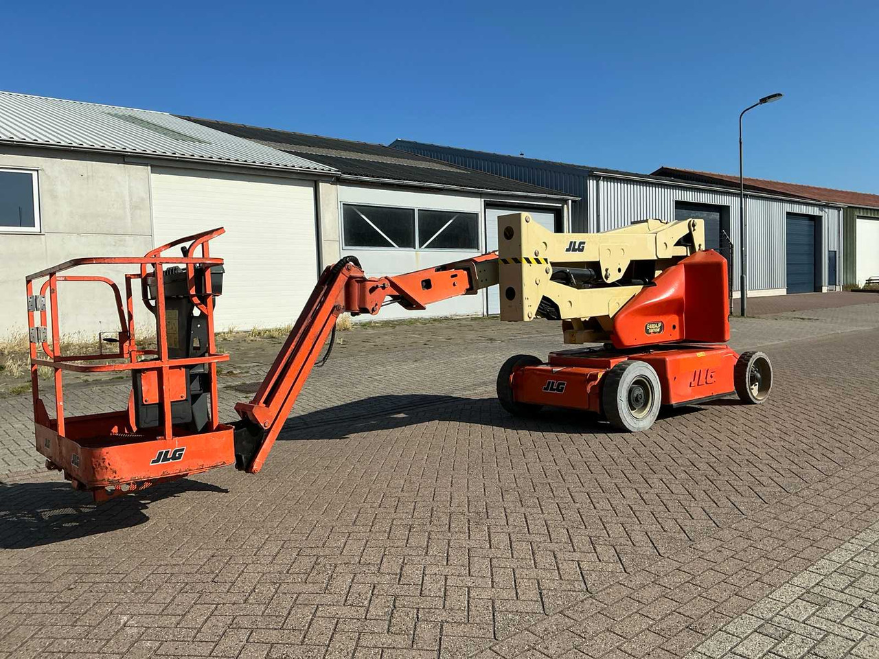 Generation-JLG E400 Boom lifts-exterior