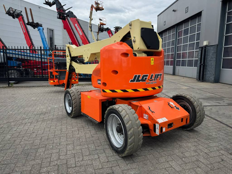 Generation-JLG E450 Boom lifts-exterior
