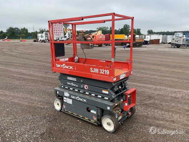 Generation-Skyjack SJIII Scissor lifts-exterior