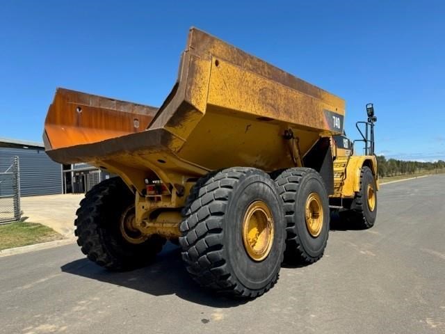 Generation-Cat 740 Articulated dump trucks-exterior