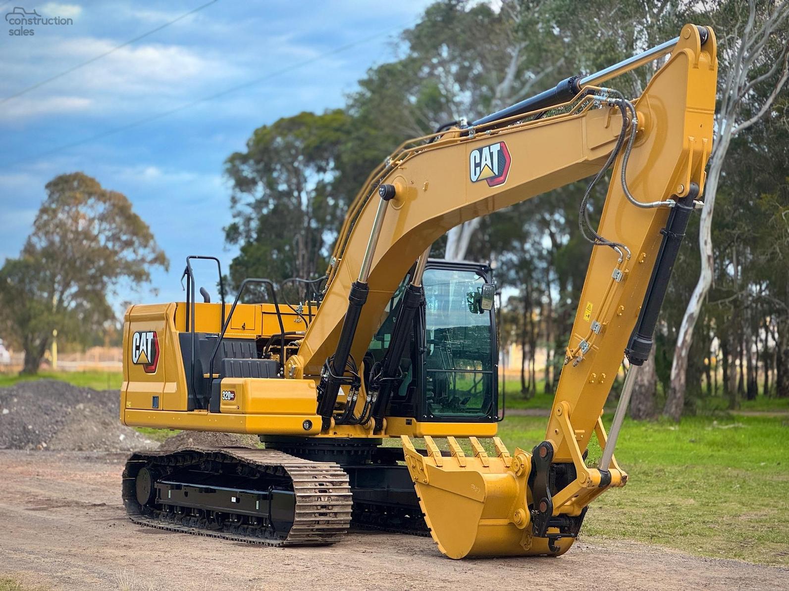 Generation-Cat 320 Medium excavators-exterior