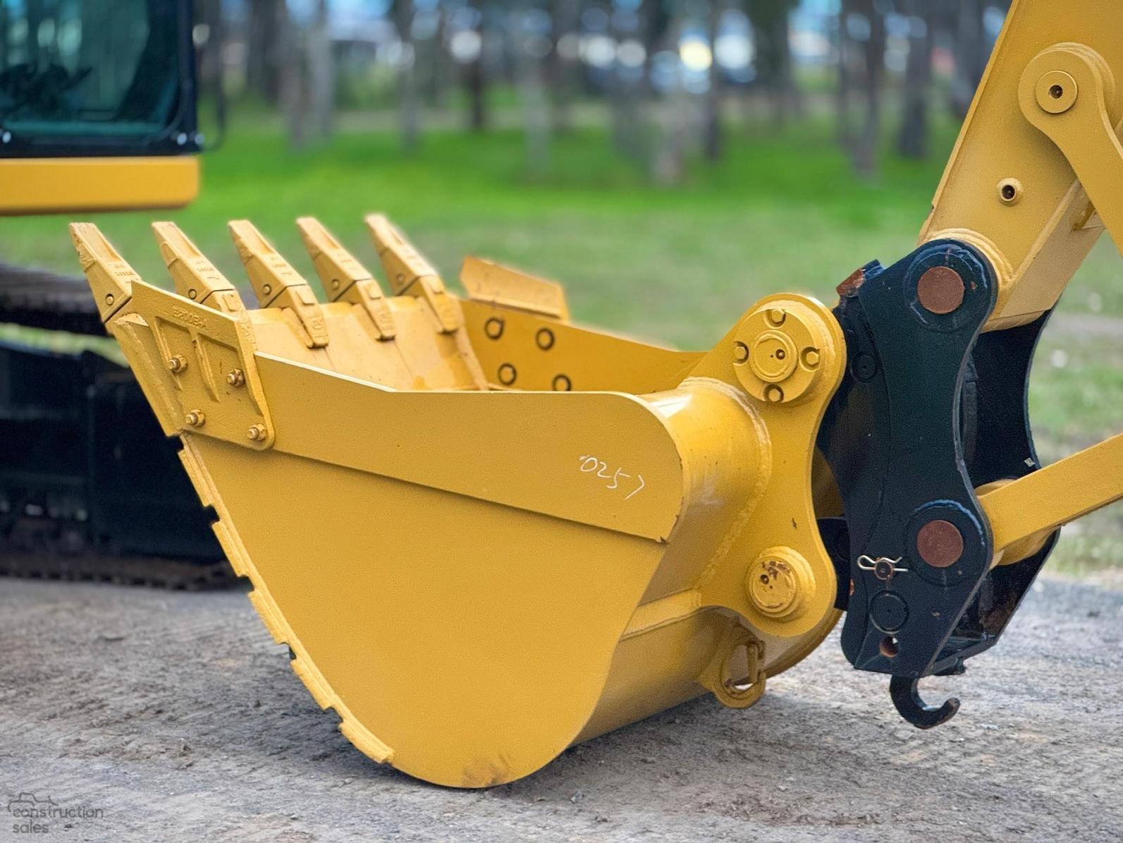 Generation-Cat 320 Medium excavators-attachments