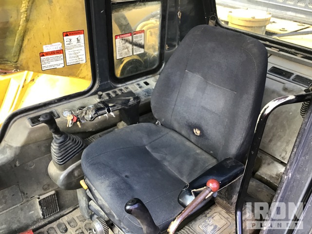 Generation-Komatsu PC400 Large excavators-interior