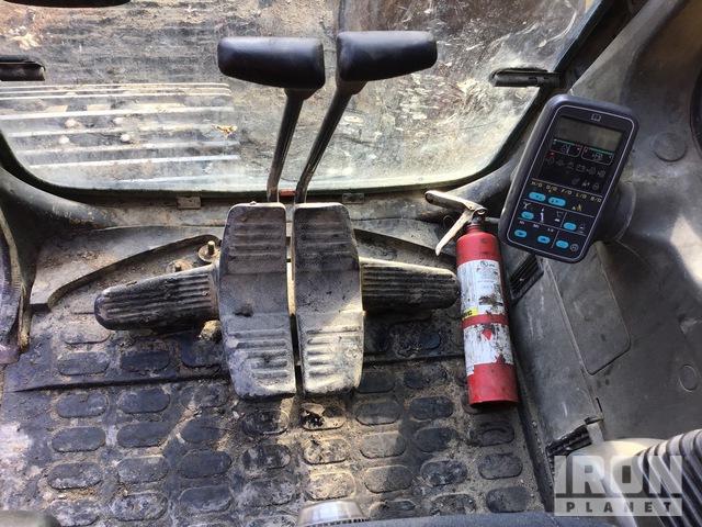 Generation-Komatsu PC400 Large excavators-interior