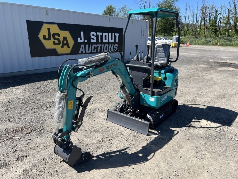 Generation-AGT QK16 Mini excavators-exterior